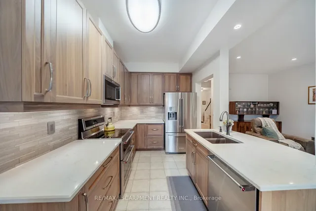 Additional property image - 16 OLIVIA Pl