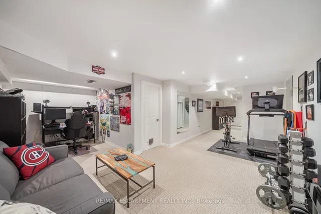 Additional property image - 16 OLIVIA Pl
