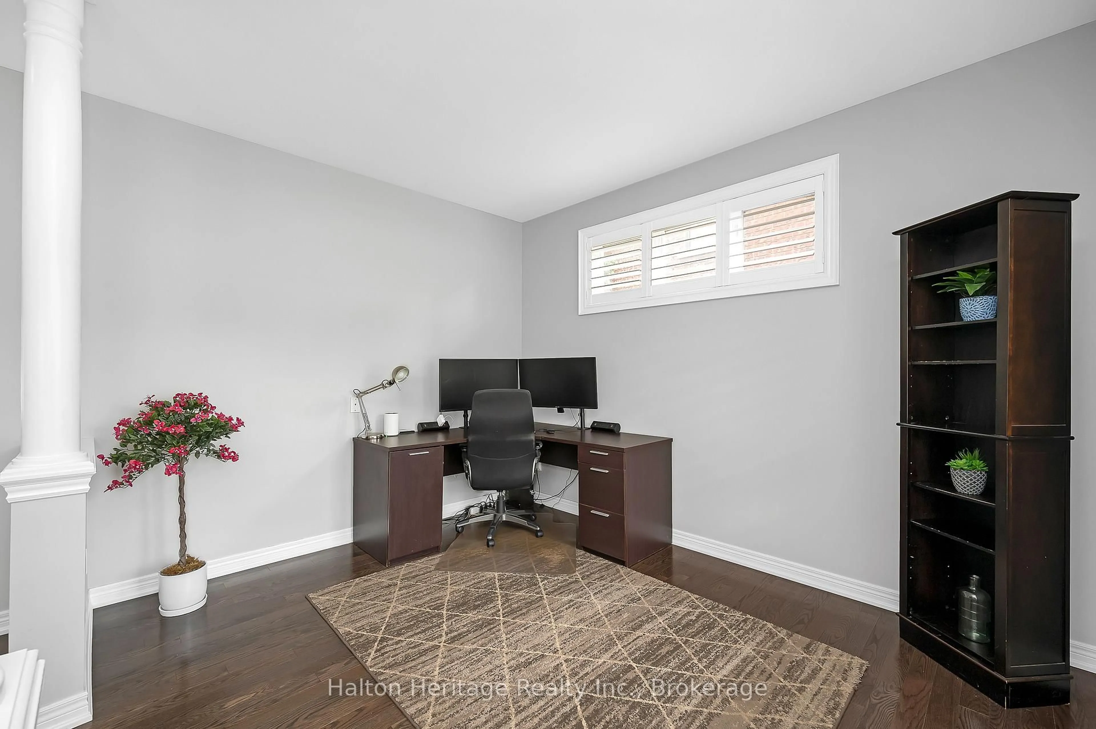 A pic of a room for 67 Commando Crt, Hamilton Ontario L8B 0J6