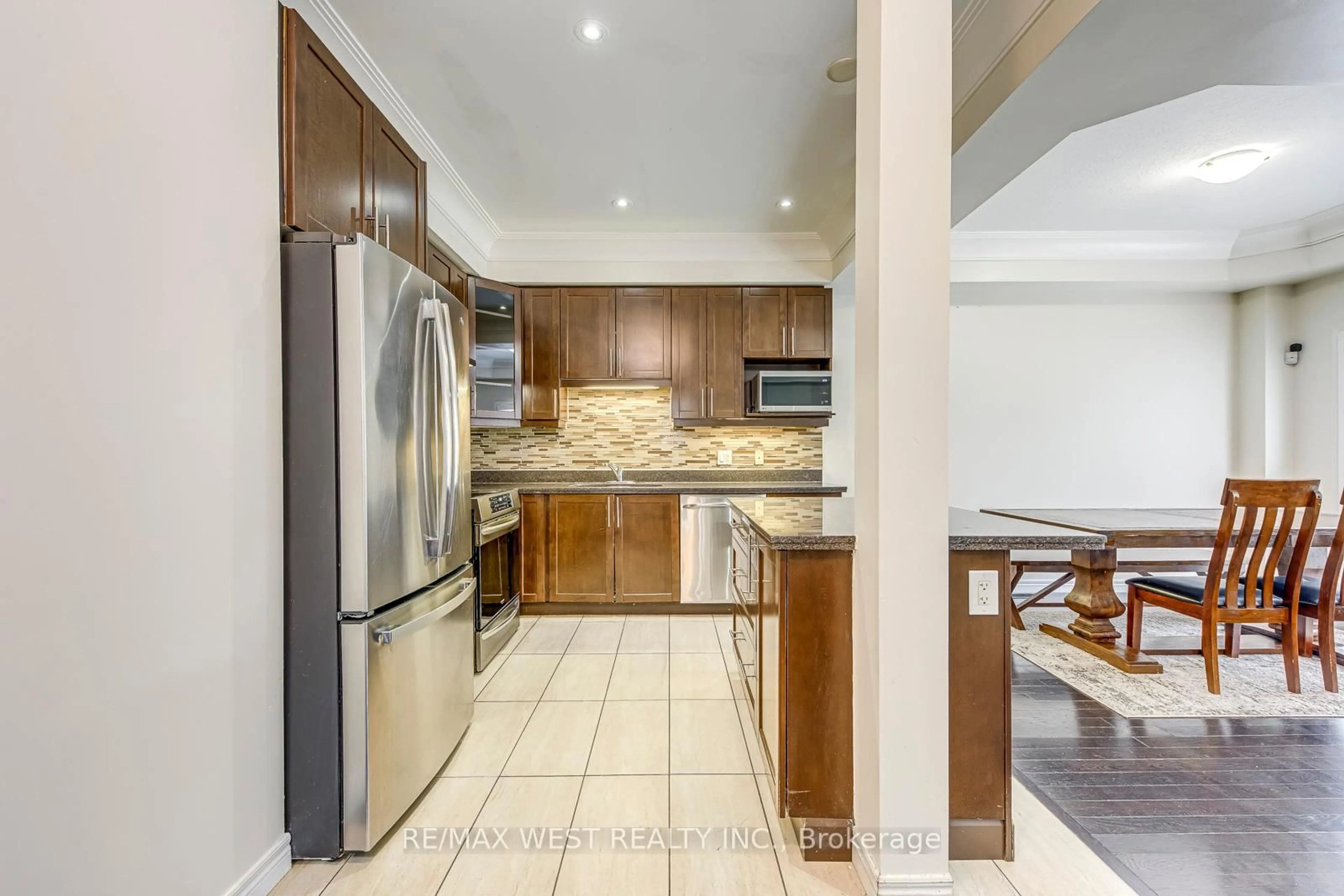 Open concept kitchen, ceramic/tile floor for 59 Galileo Dr, Hamilton Ontario L8E 0H1