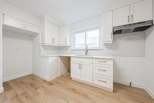 Additional property image - 224 West 16th St