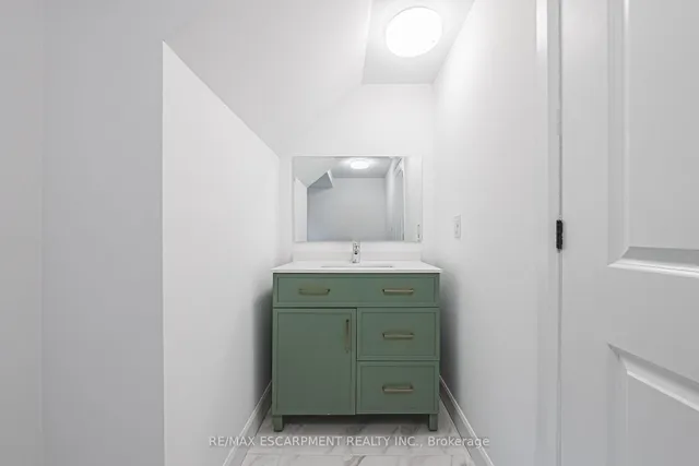 Additional property image - 224 West 16th St