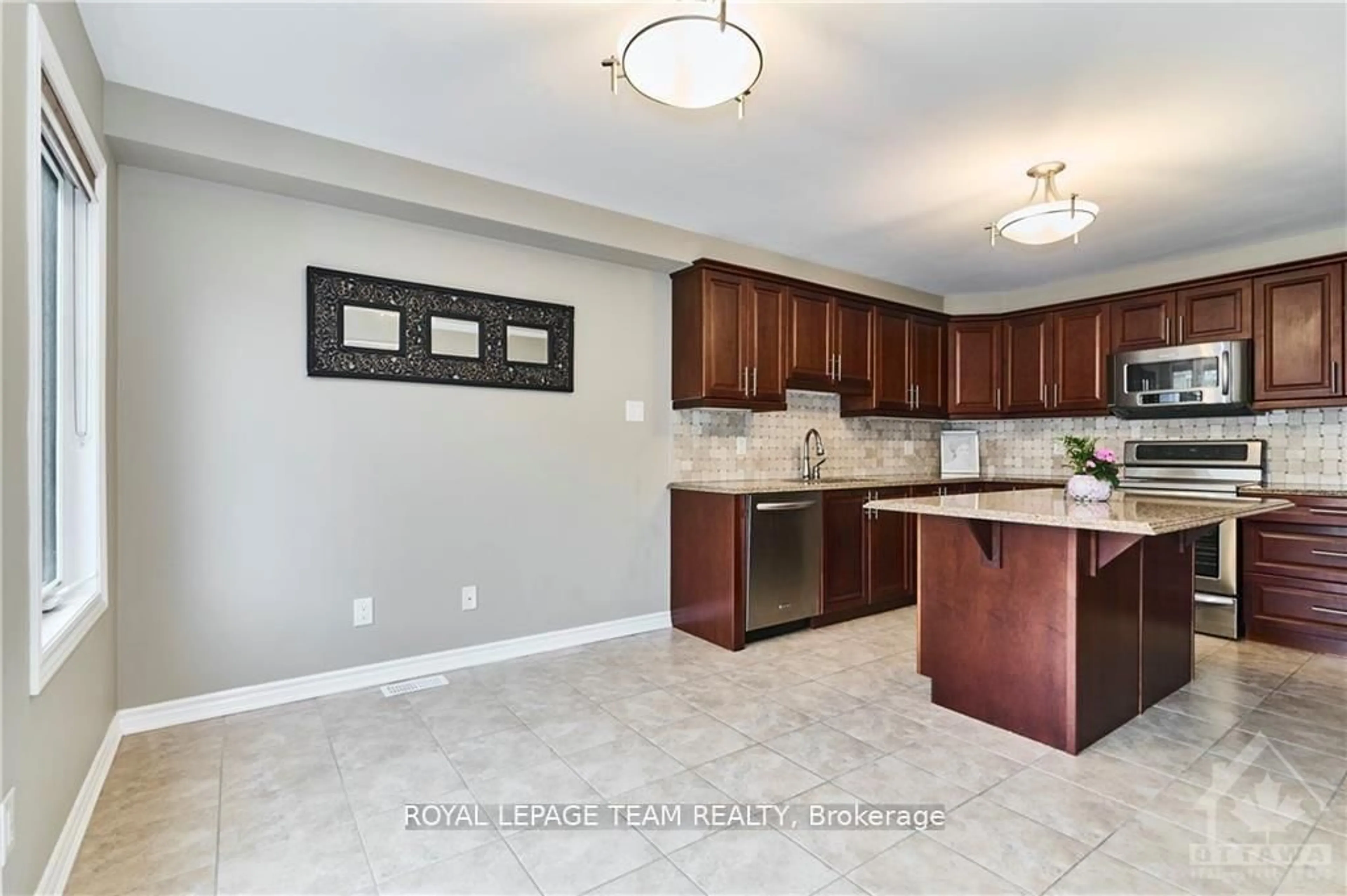 Open concept kitchen, ceramic/tile floor for 208 Rivertree St, Ottawa Ontario K2M 0J3