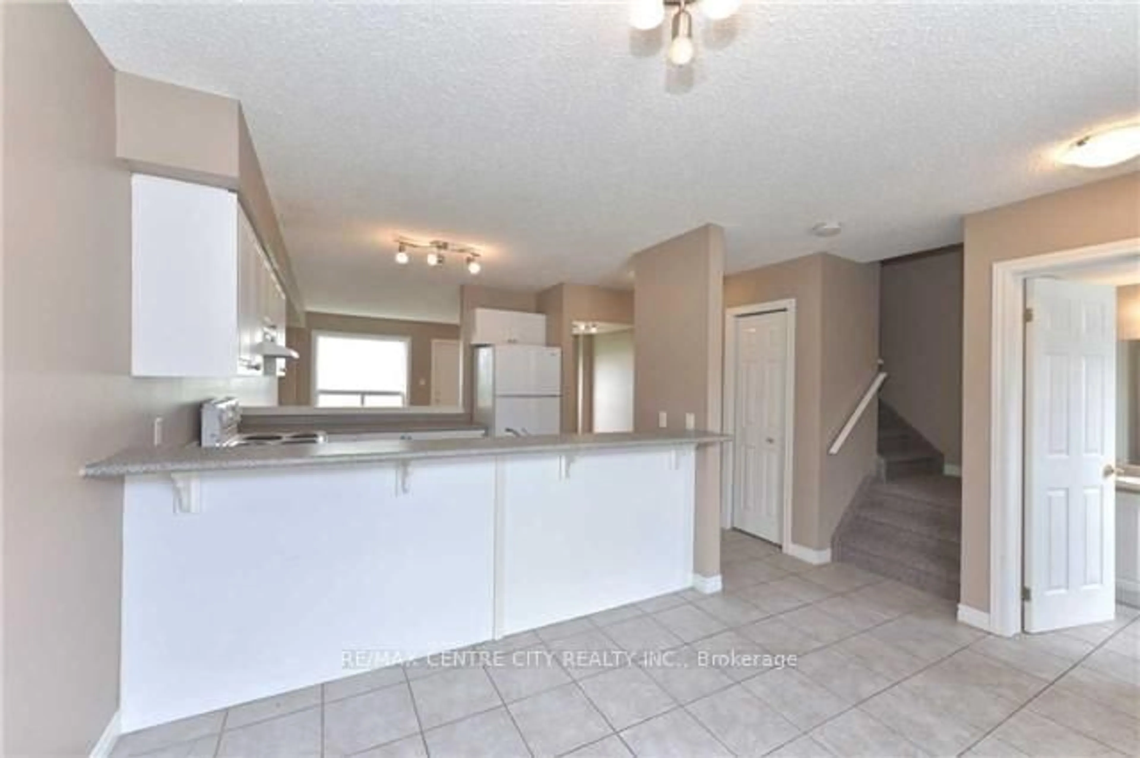 Open concept kitchen, ceramic/tile floor for 600 Sarnia Rd #31, London North Ontario N6G 5M4