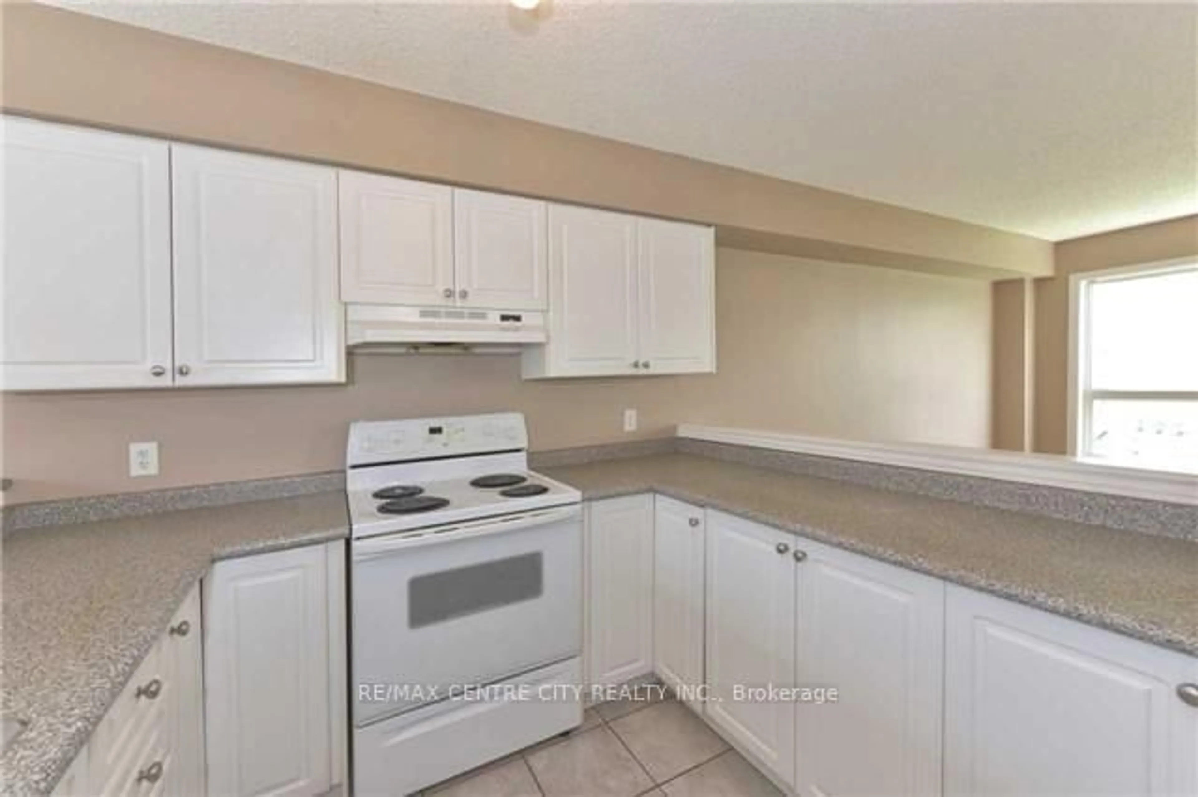 Standard kitchen, unknown for 600 Sarnia Rd #31, London North Ontario N6G 5M4