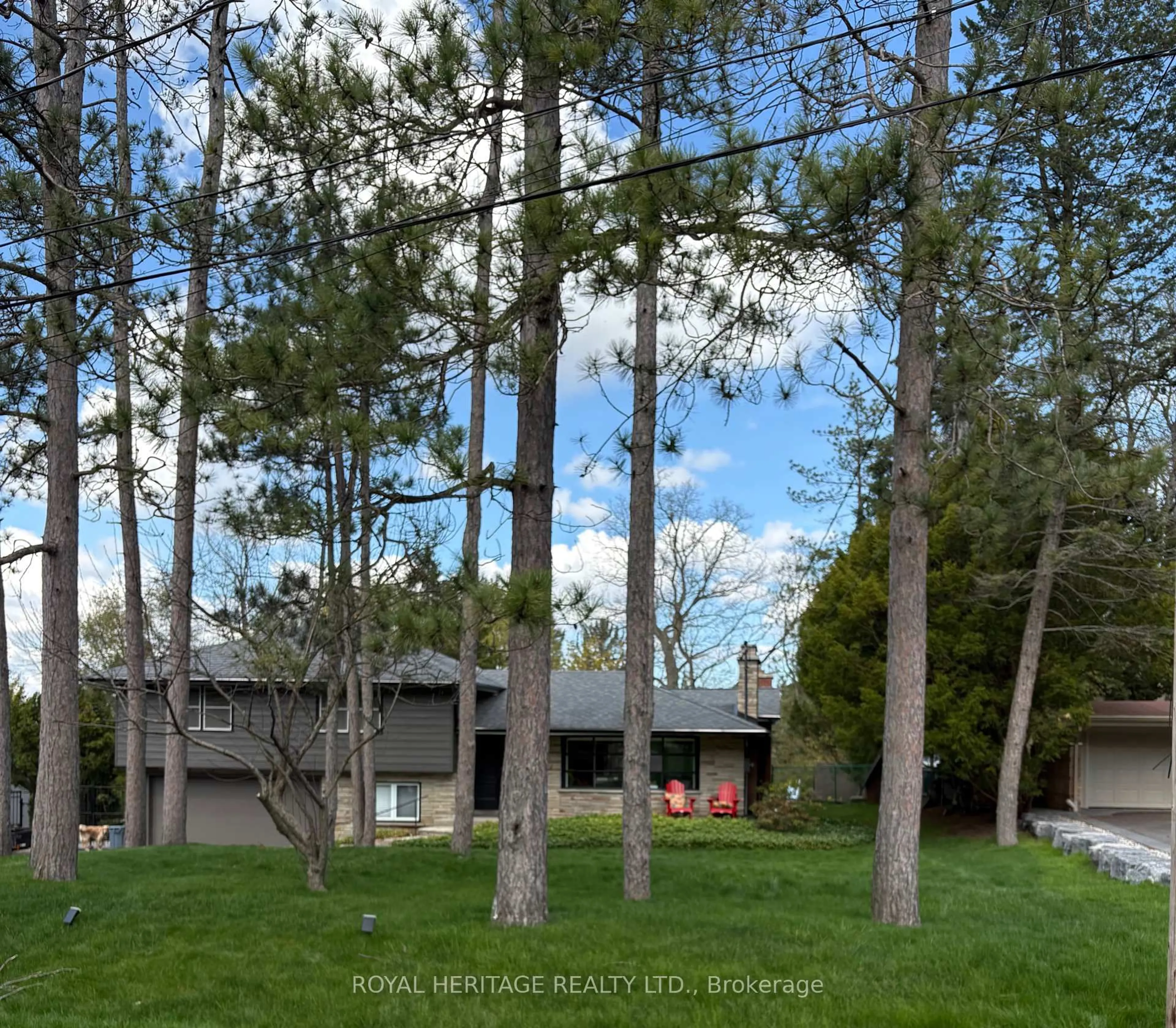 A pic from outside/outdoor area/front of a property/back of a property/a pic from drone, forest/trees view for 63 Cait Crt, Hamilton Ontario L5G 1M3