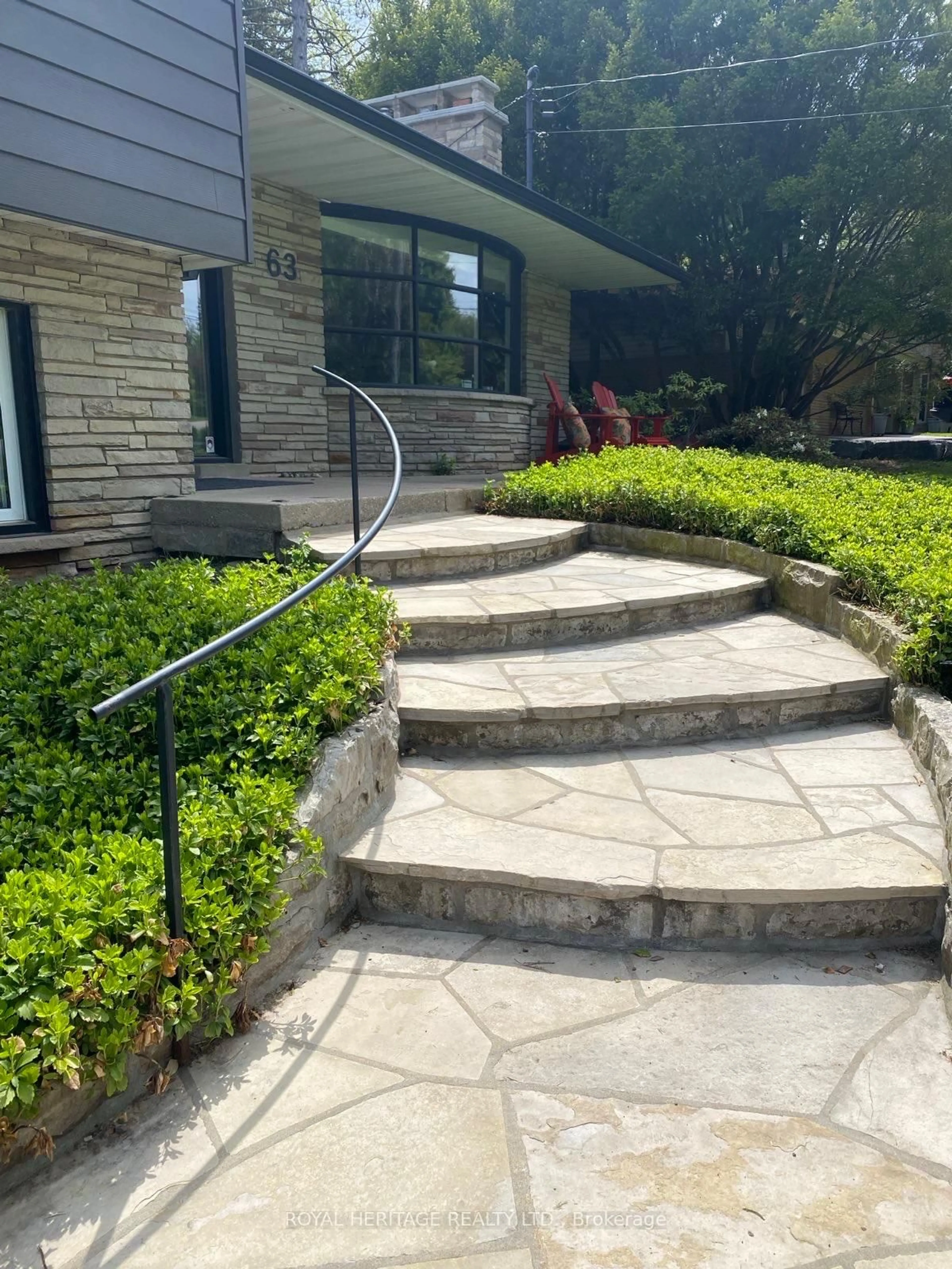 Stairs for 63 Cait Crt, Hamilton Ontario L5G 1M3
