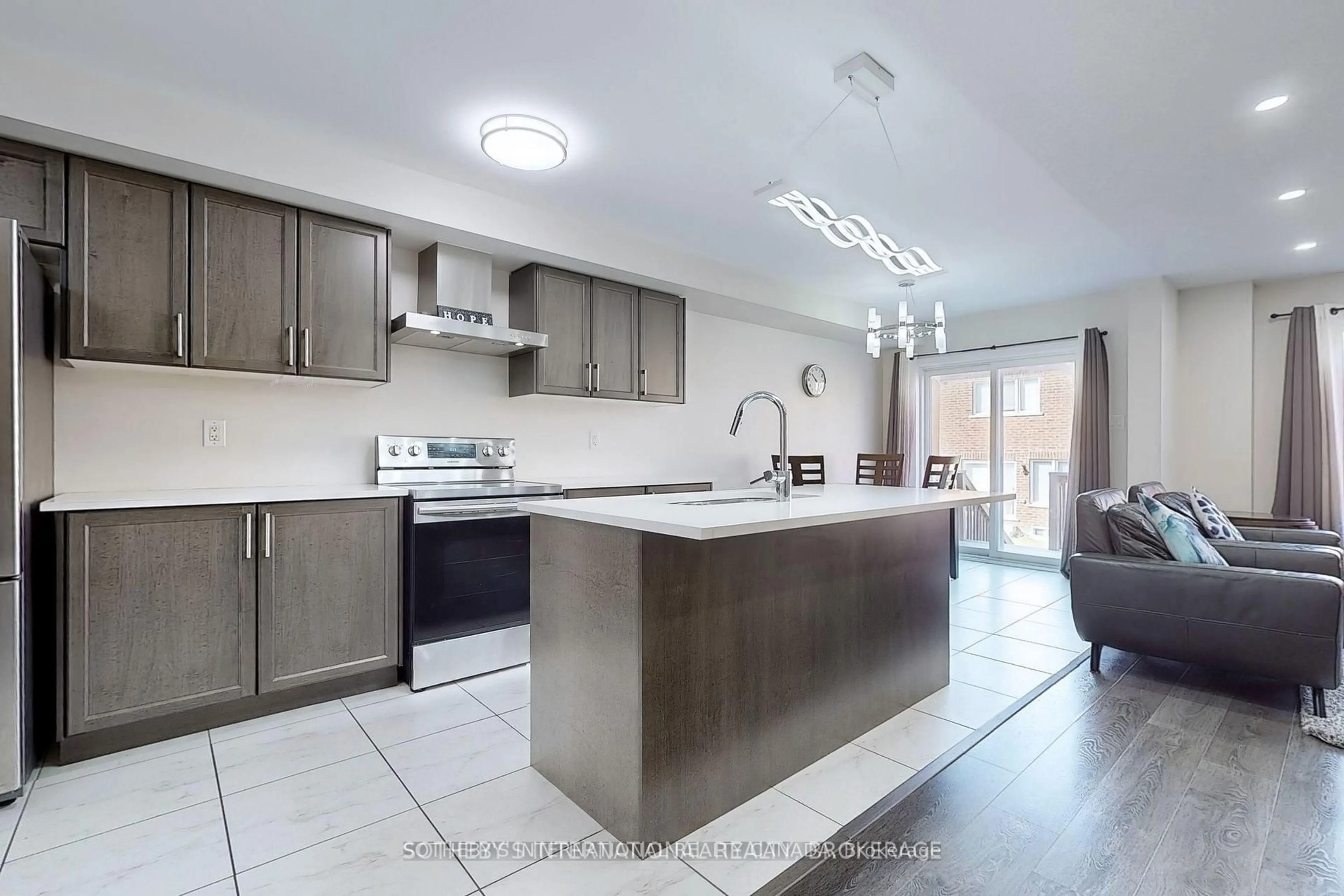 Open concept kitchen, unknown for 7784 White Pine Cres, Niagara Falls Ontario L2H 3R5