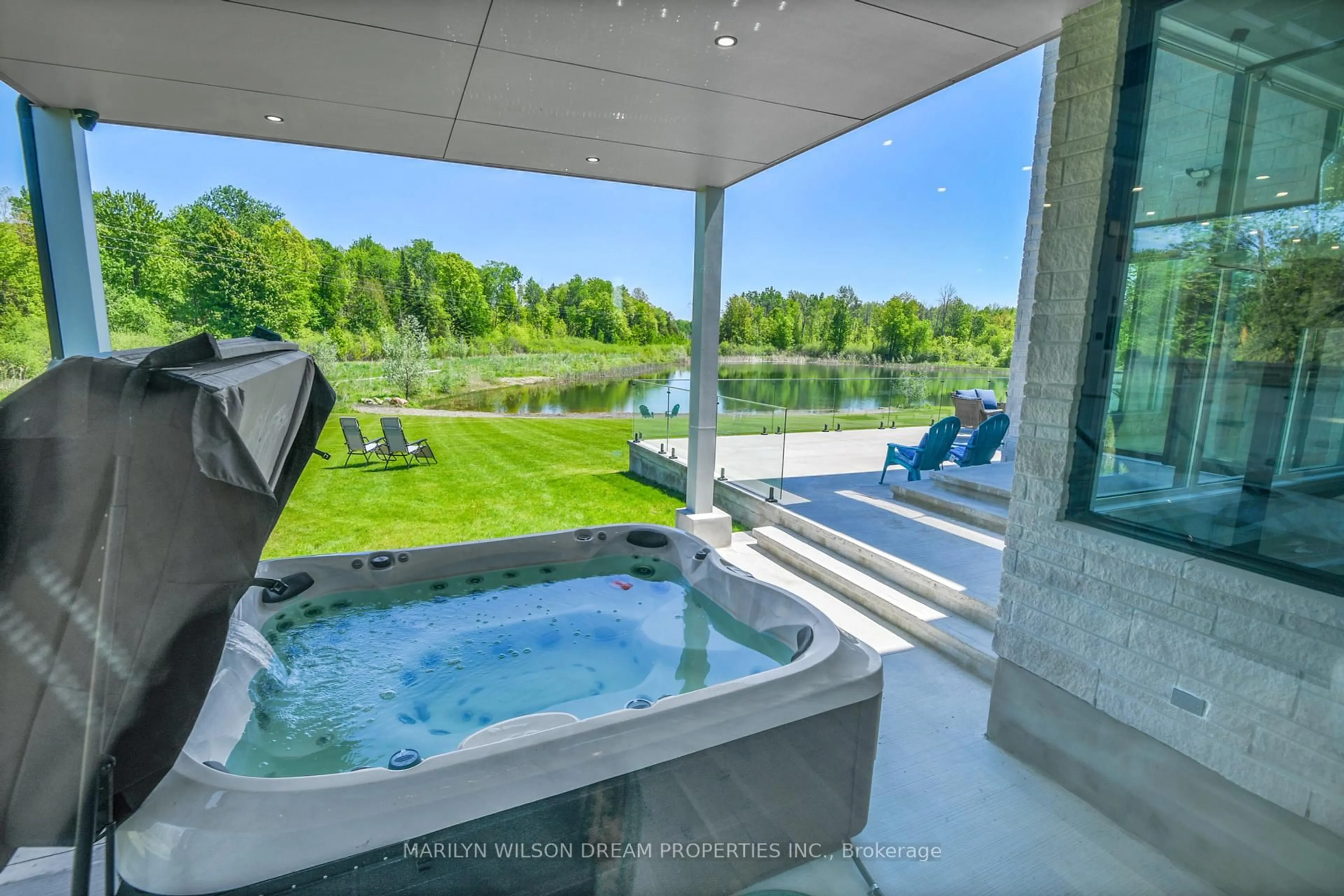 Contemporary bathroom, ceramic/tile floor for 493 Shoreway Dr, Greely Ontario K4P 0G3