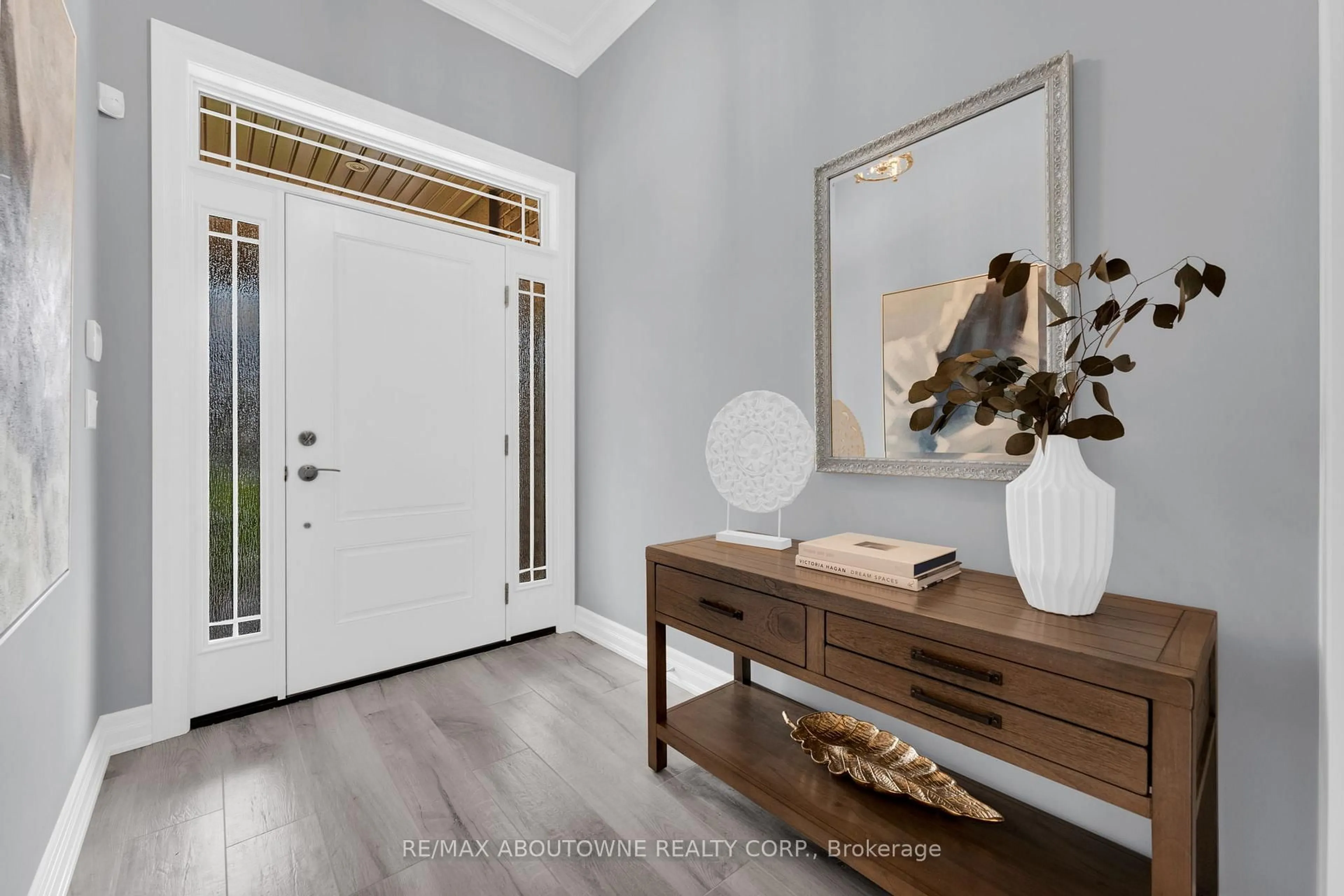 Indoor entryway for 39 Berwick Tr, Welland Ontario L3B 0C8