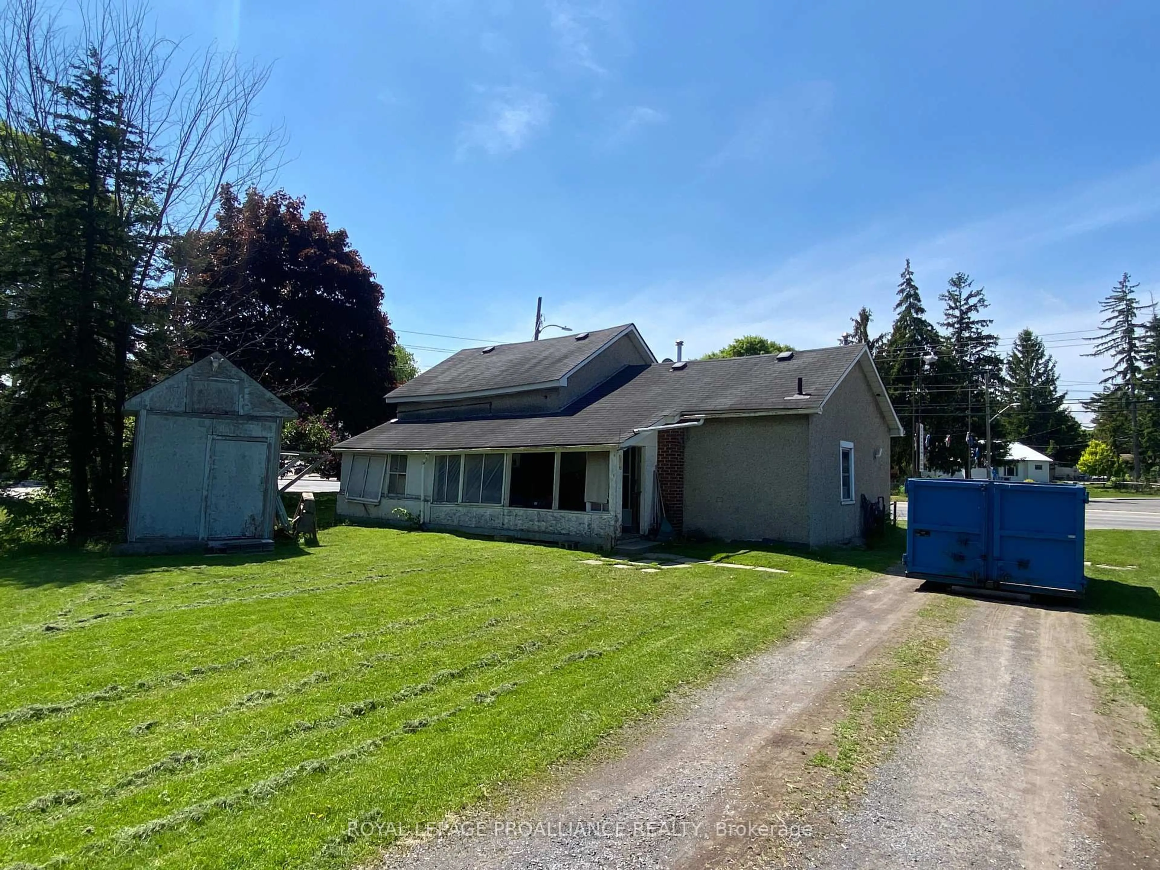 A pic from outside/outdoor area/front of a property/back of a property/a pic from drone, street for 195 Belleville Rd, Greater Napanee Ontario K7R 2R4