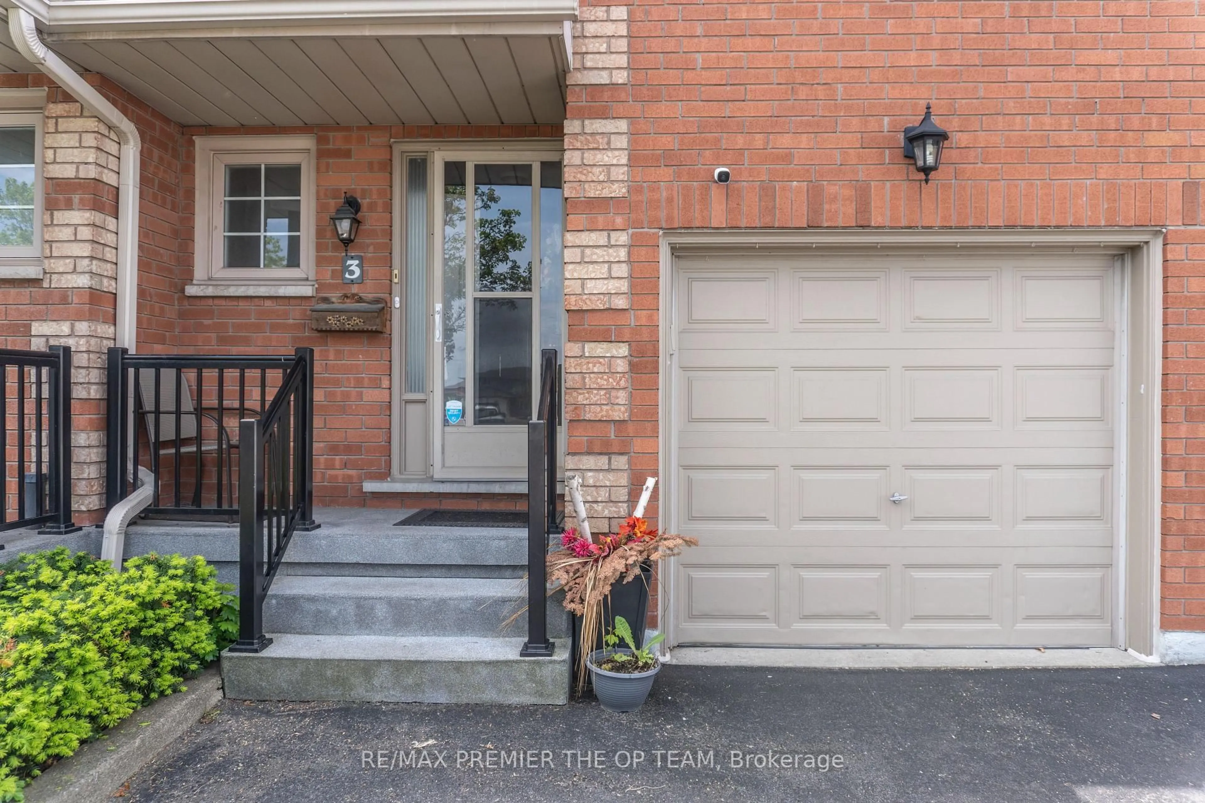 Unknown for 255 Mount Albion Rd #3, Hamilton Ontario L8K 6P7