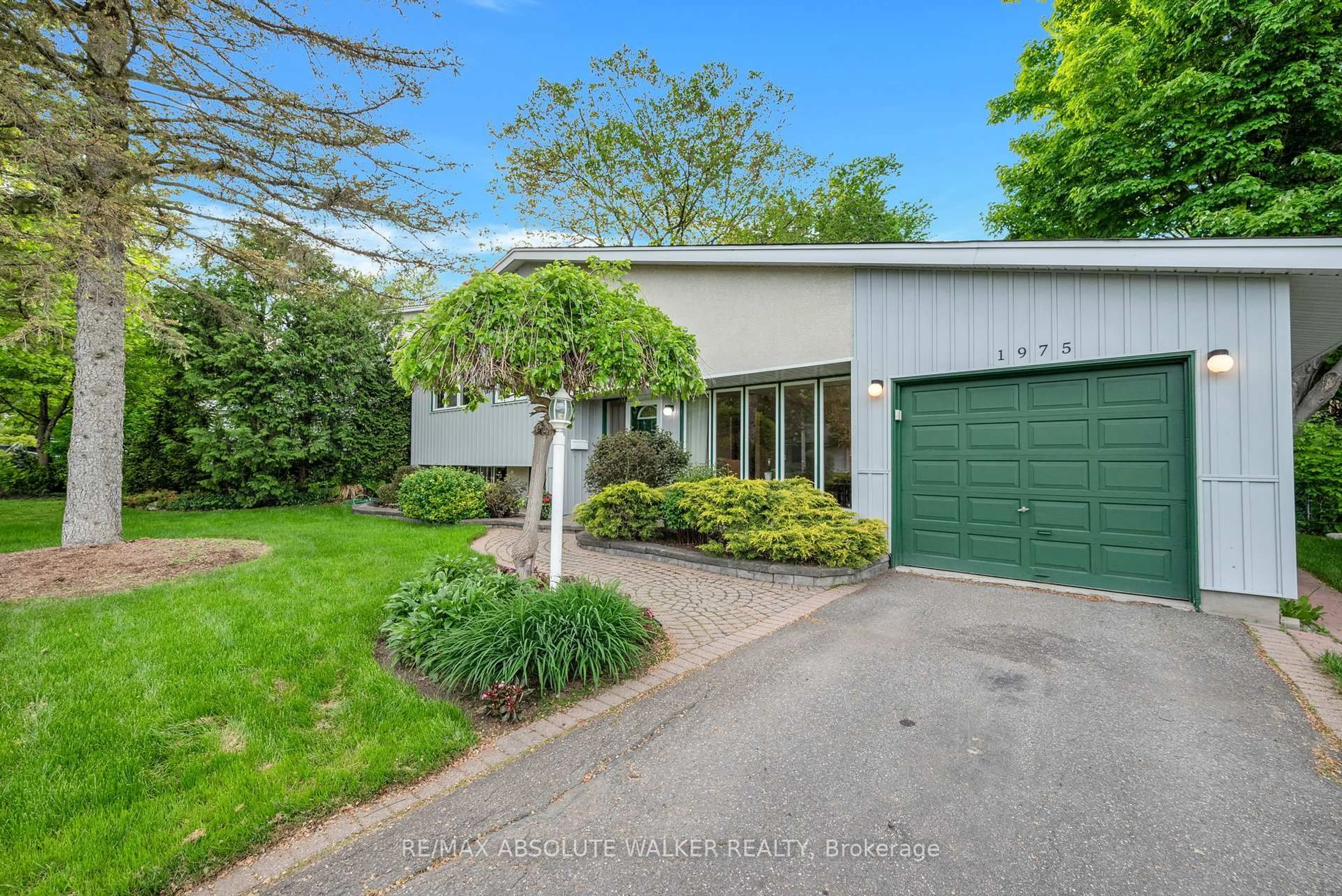 Unknown for 1975 Oakdean Cres, Ottawa Ontario K1J 6H6