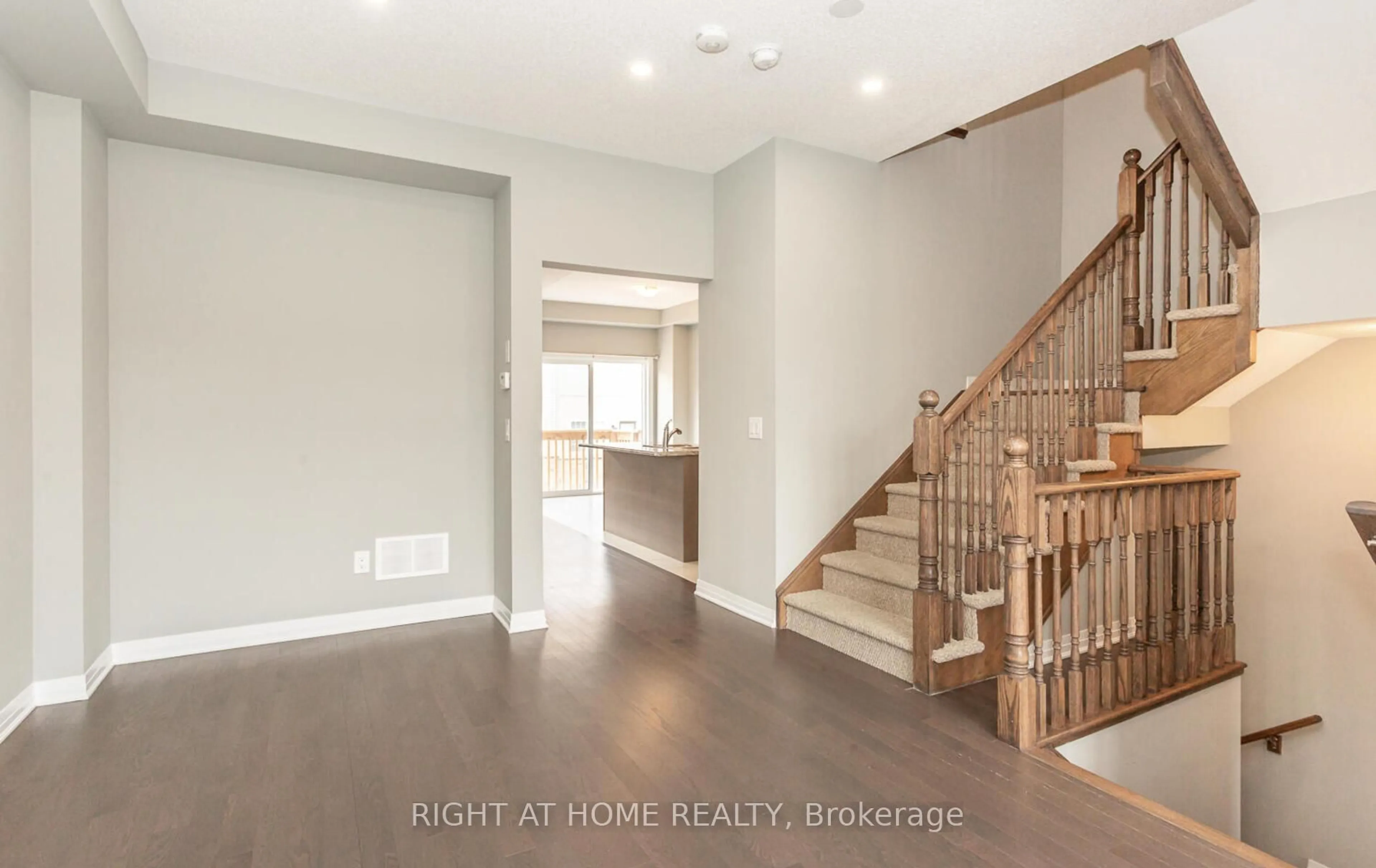 Indoor entryway for 4074 Canby St, Lincoln Ontario L0R 1B4