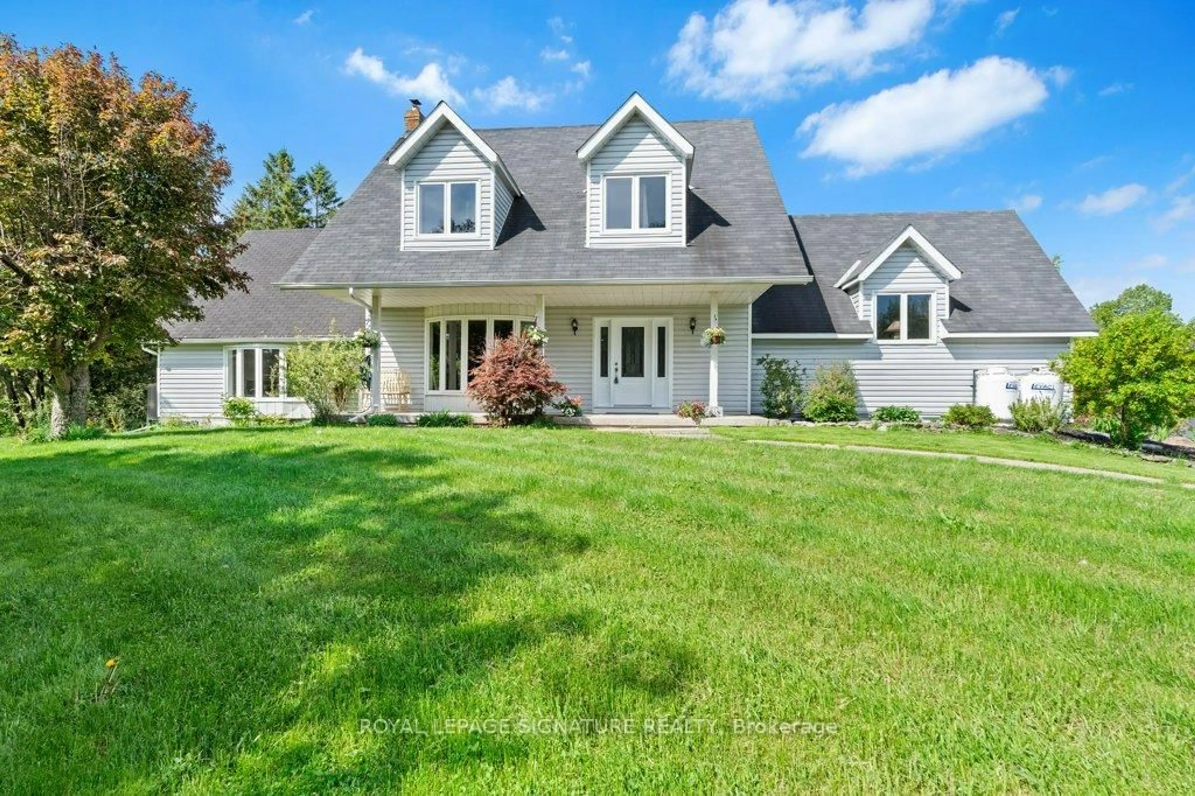 Home with vinyl exterior material, unknown for 846 Fairbanks St, Loyalist Ontario K7P 0K6