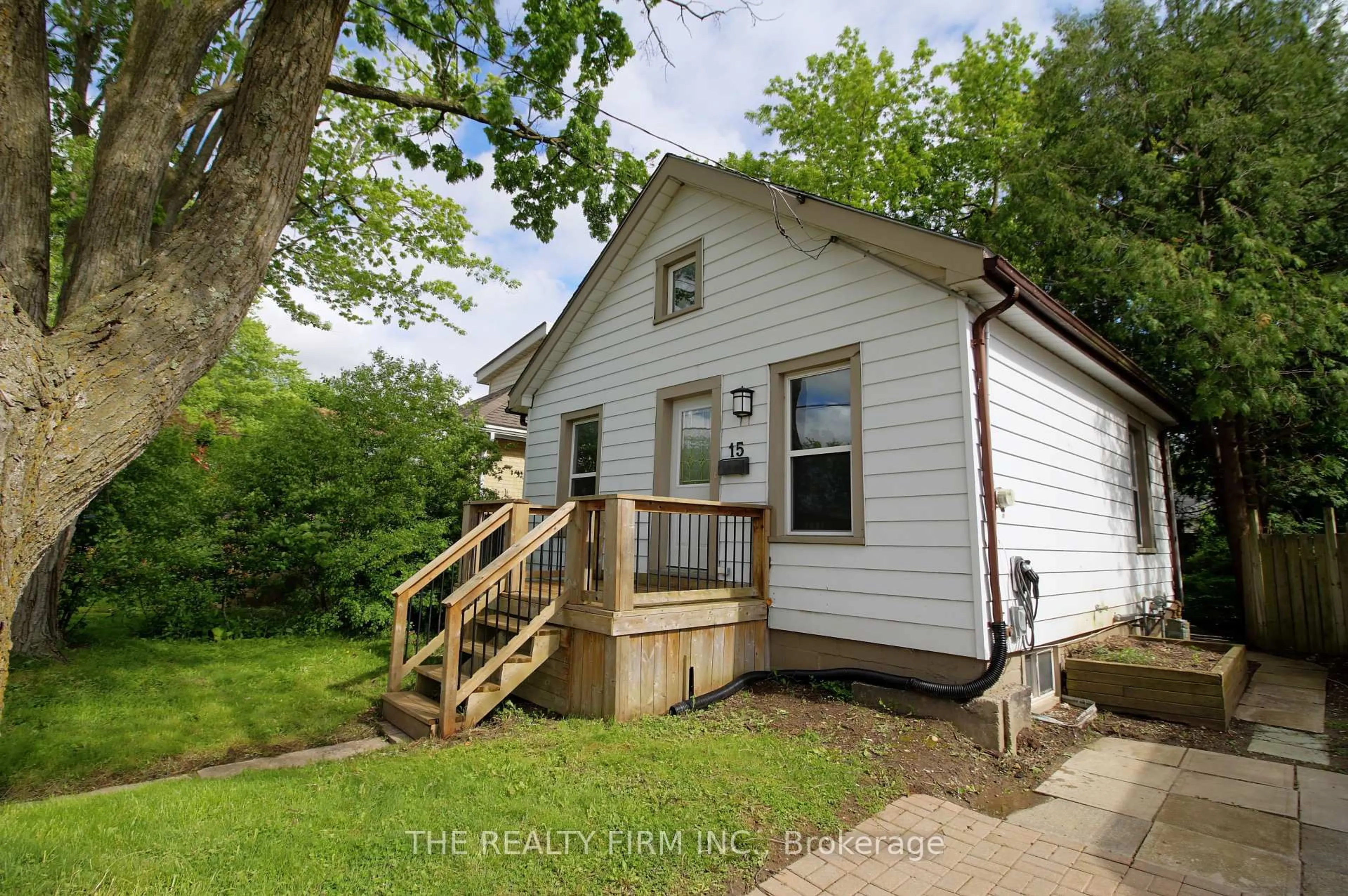 Unknown for 15 Forbes St, London South Ontario N6J 1L2