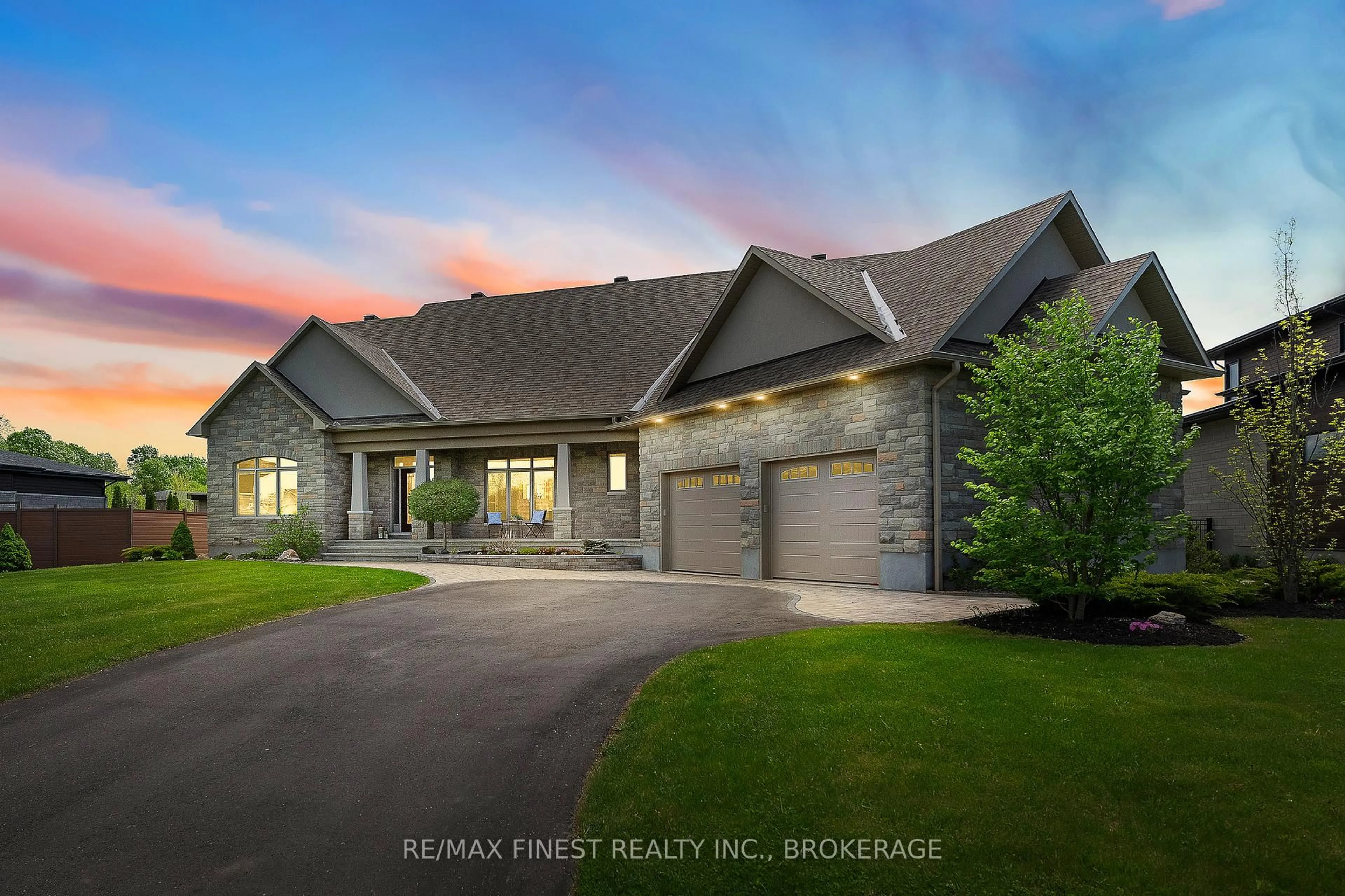 Home with brick exterior material, unknown for 717 McManus Ave, Manotick Ontario K4M 0B2