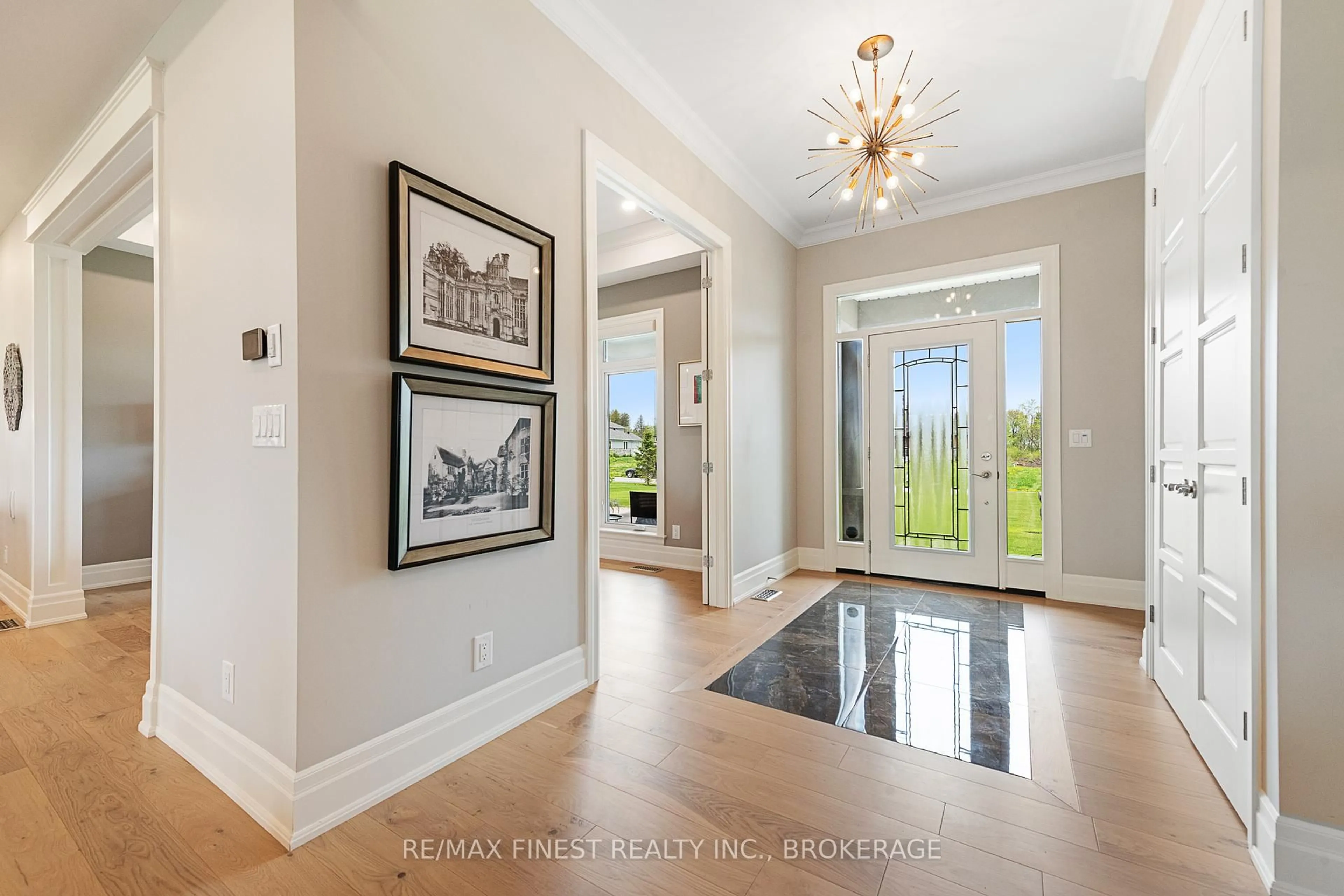 Indoor entryway for 717 McManus Ave, Manotick Ontario K4M 0B2