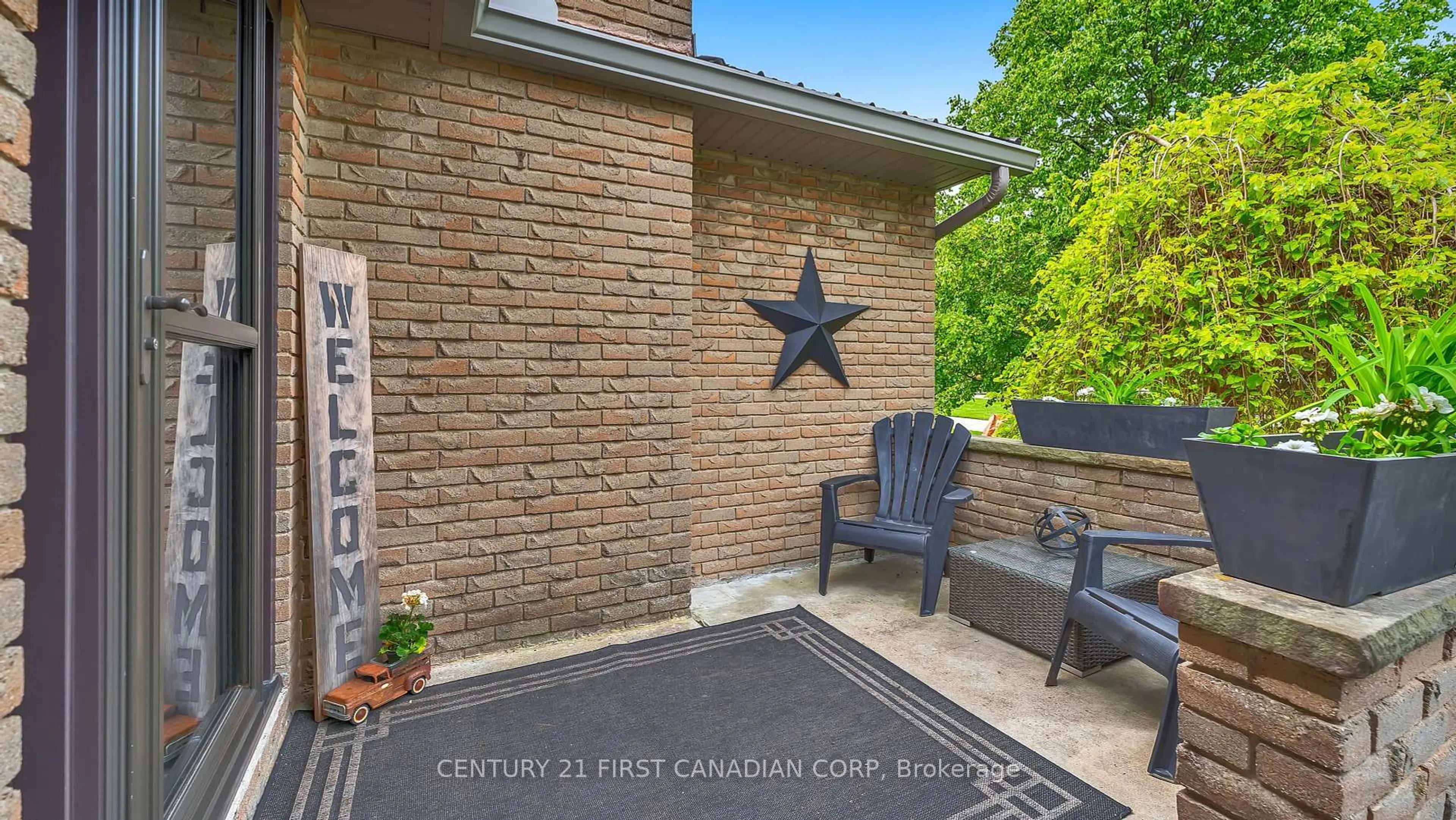 Patio, street for 608 Fox Mill Pl, London South Ontario N6J 2B2