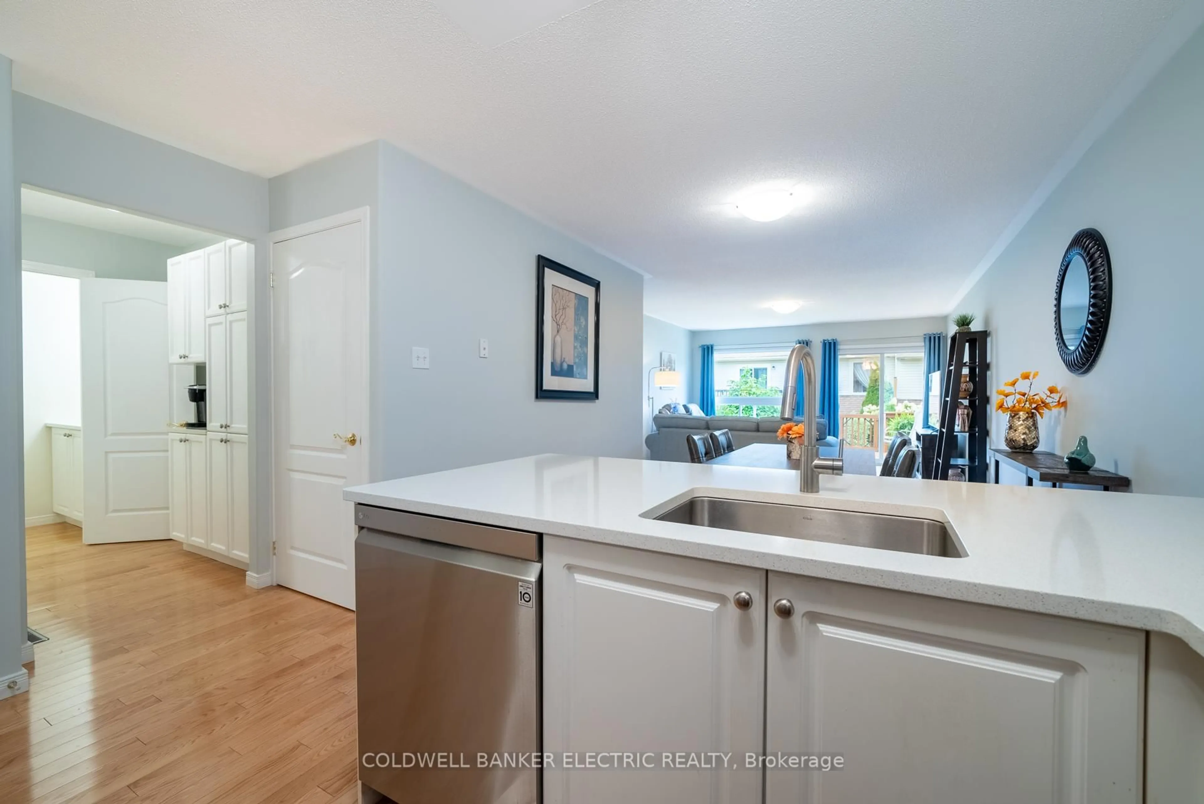 Unknown for 861 Wentworth St #10, Peterborough West Ontario K9J 8R7