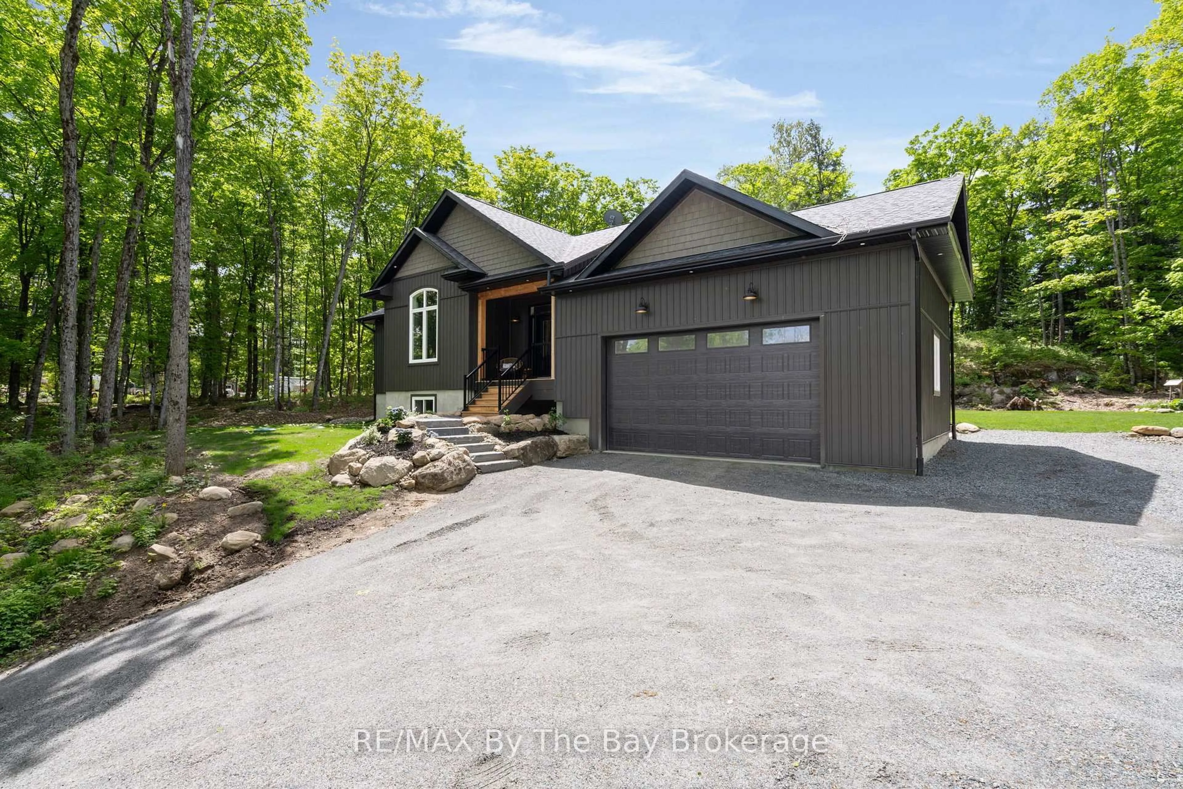 Unknown for 76 Old Aspdin Rd, Huntsville Ontario P0B 1M0