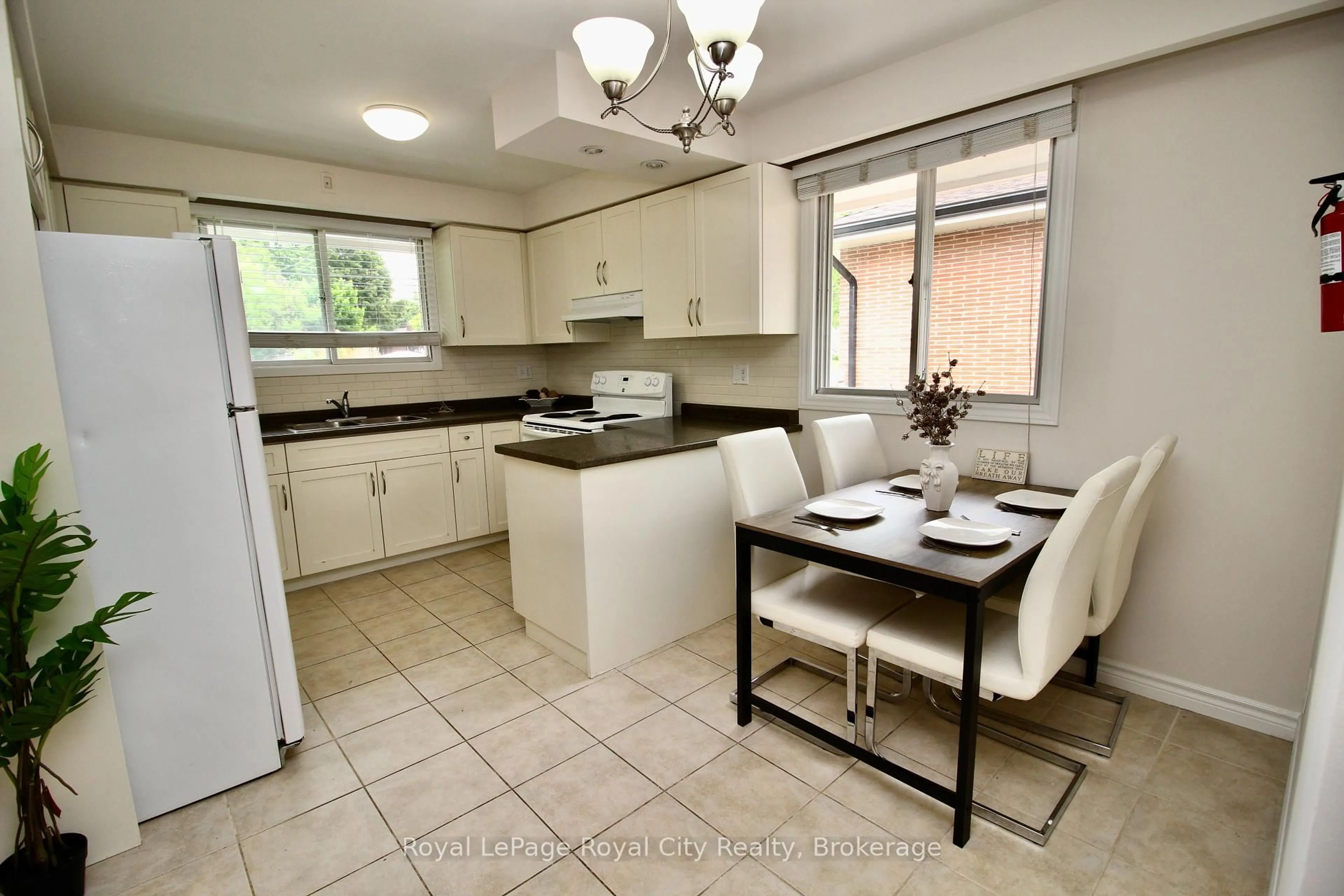 Standard kitchen, ceramic/tile floor for 188 Alma St, Guelph Ontario N1H 5X5