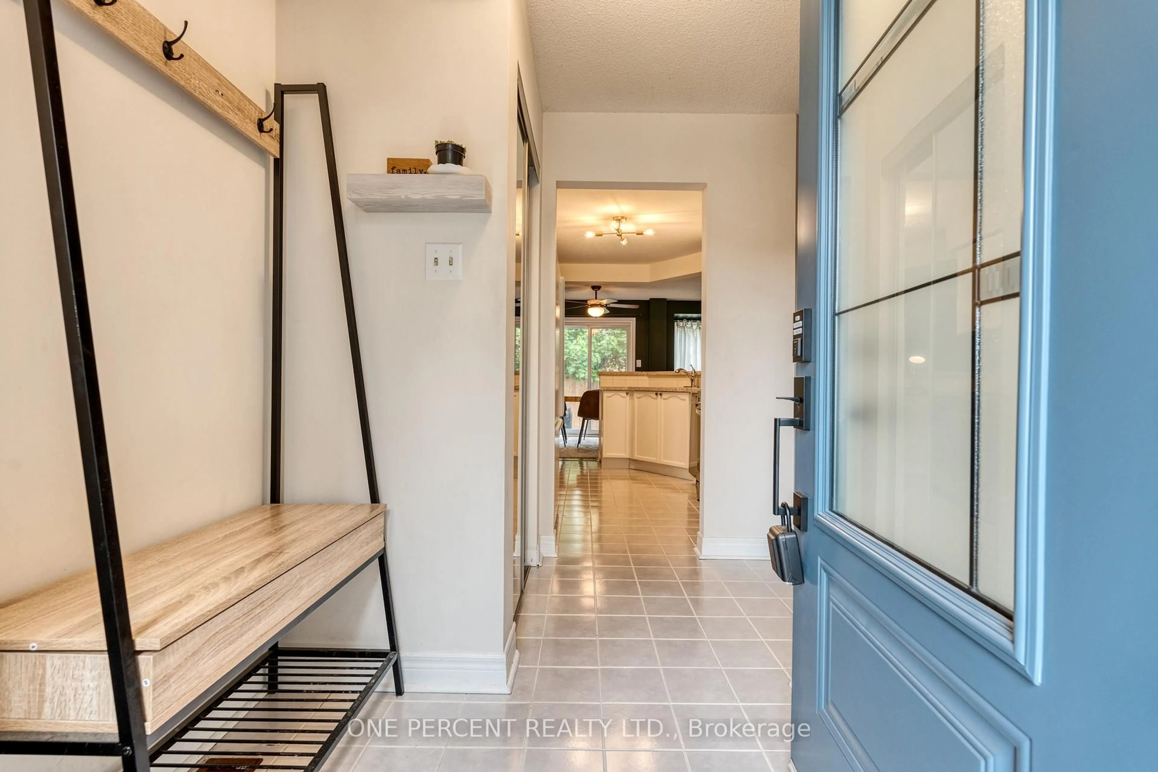 Indoor entryway for 75 Ryans Way #29, Hamilton Ontario L0R 2H5