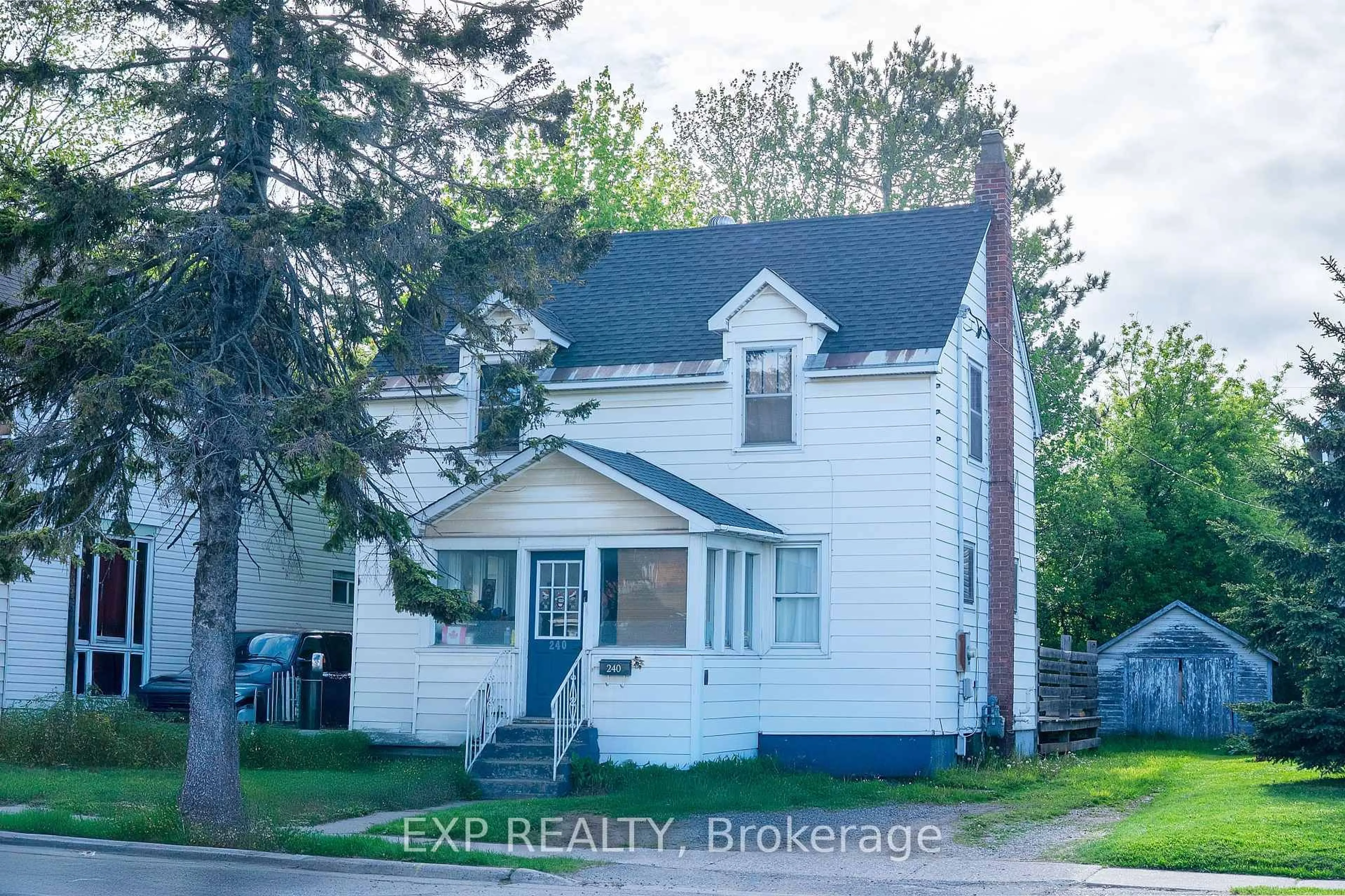 Unknown for 240 Huron St, Sault Ste Marie Ontario P6A 1R5