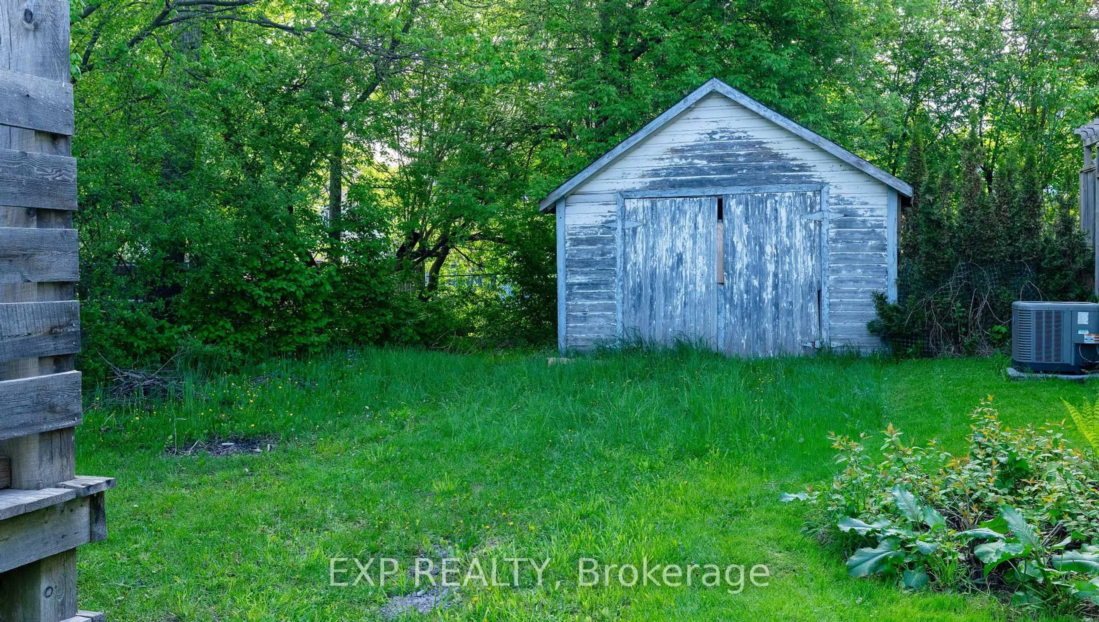 Shed for 240 Huron St, Sault Ste Marie Ontario P6A 1R5
