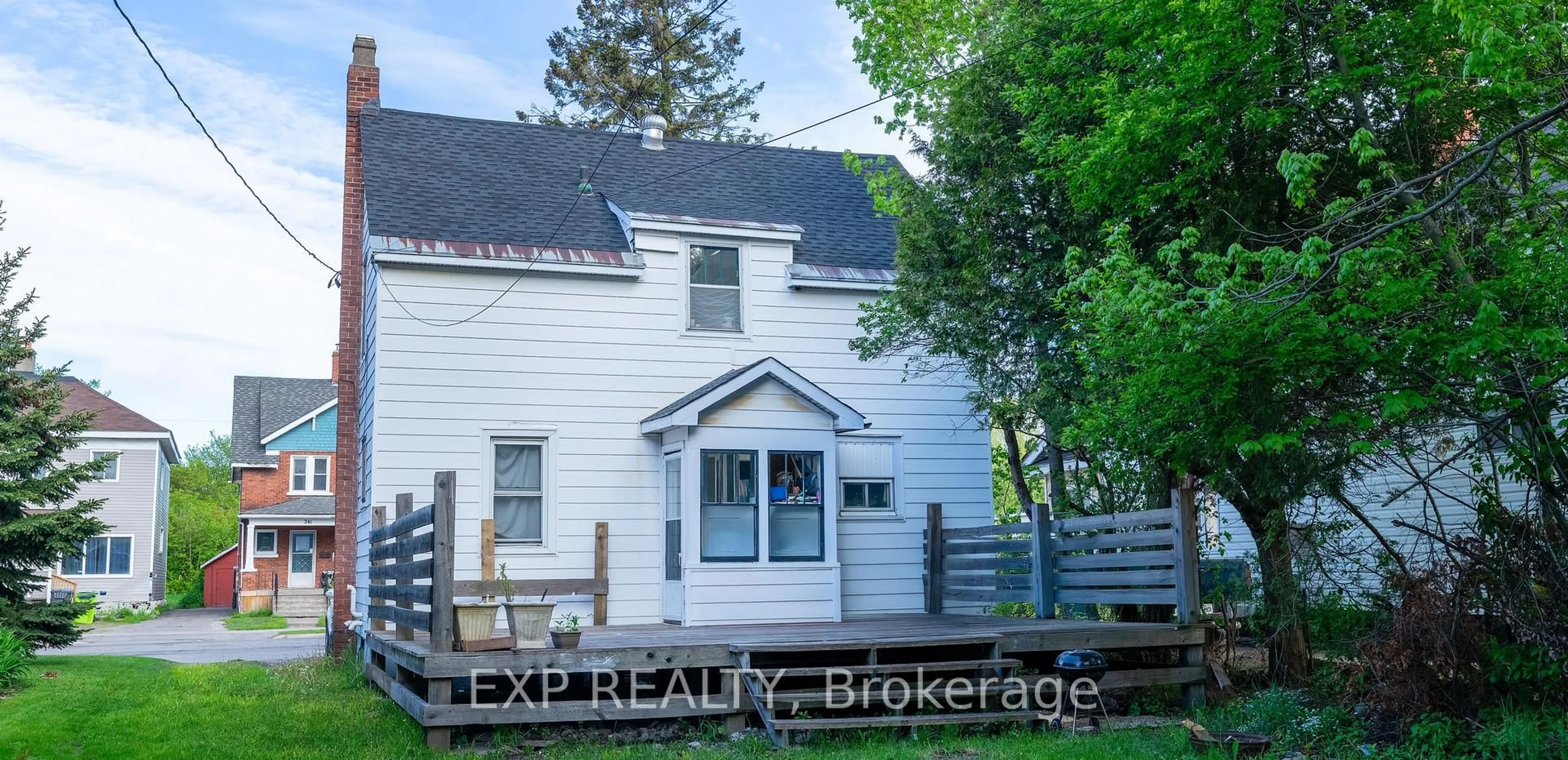 Unknown for 240 Huron St, Sault Ste Marie Ontario P6A 1R5