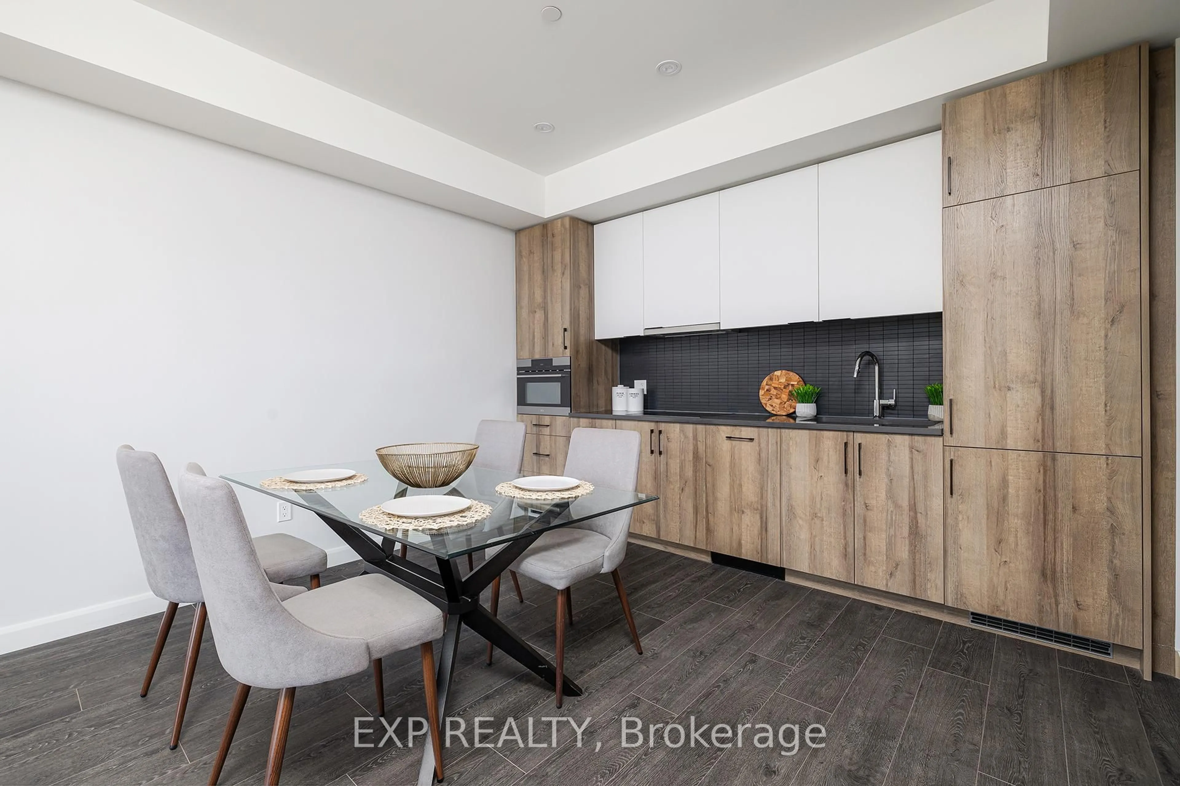 Unknown for 741 King St #408, Kitchener Ontario N2G 0E9