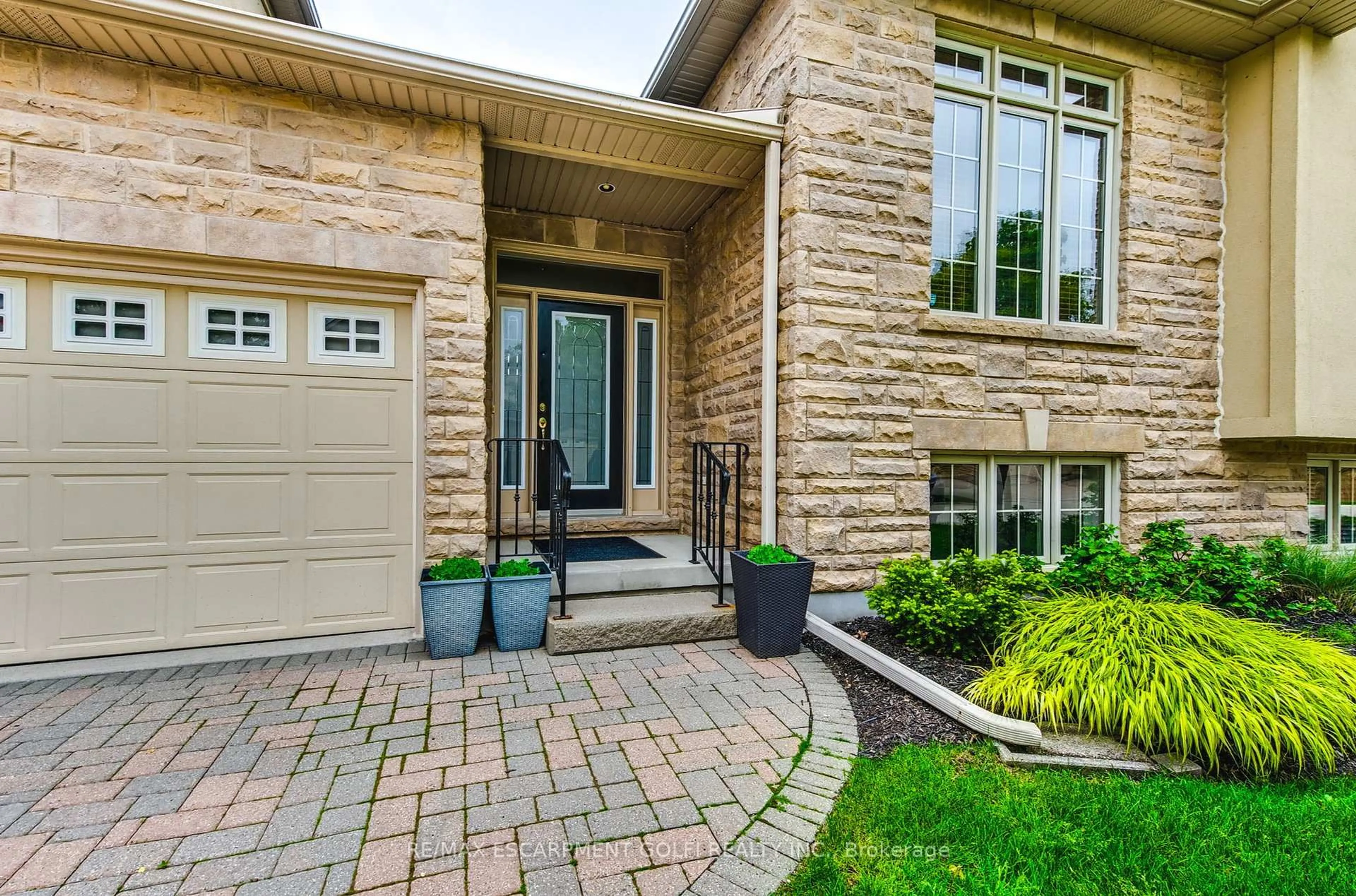 Home with brick exterior material, street for 35 Scullers Way #16, St. Catharines Ontario L2N 7S9