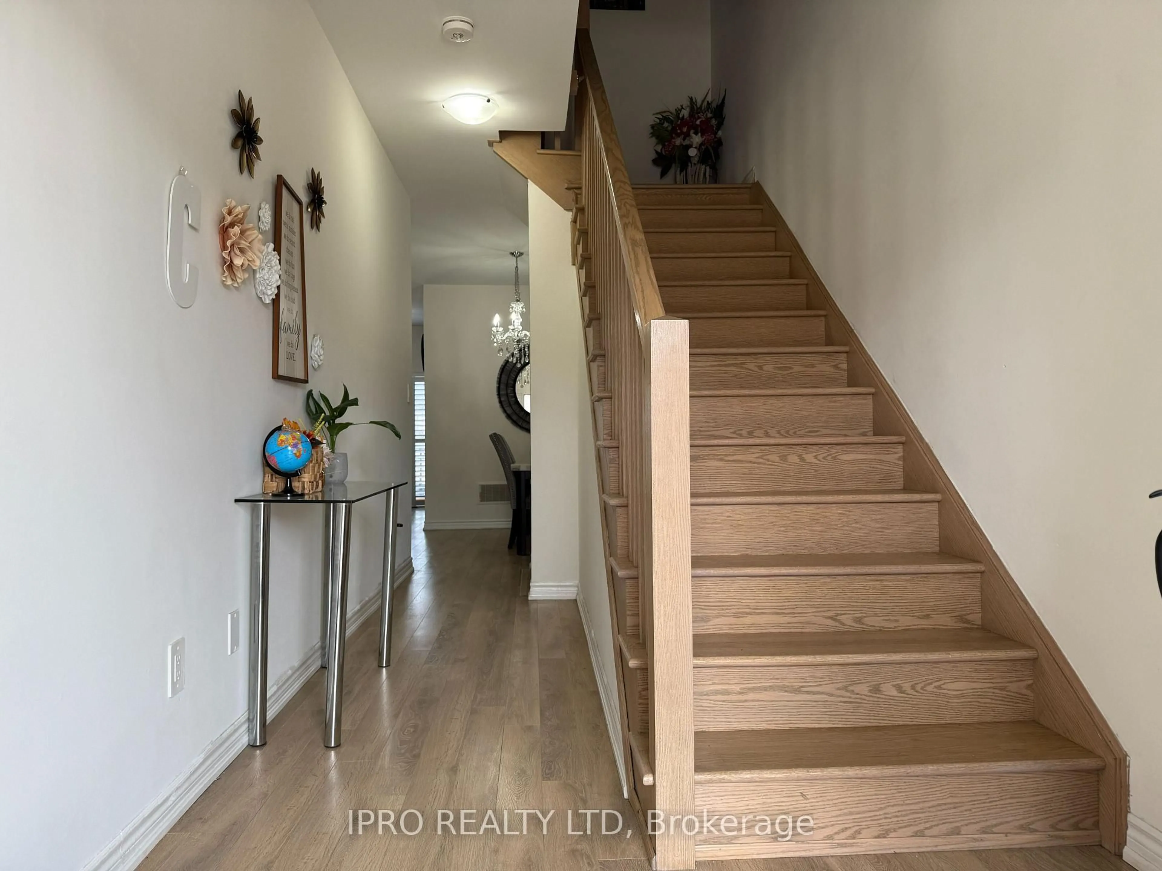 Unknown for 8 Whitton Dr, Brant Ontario N3L 3E3