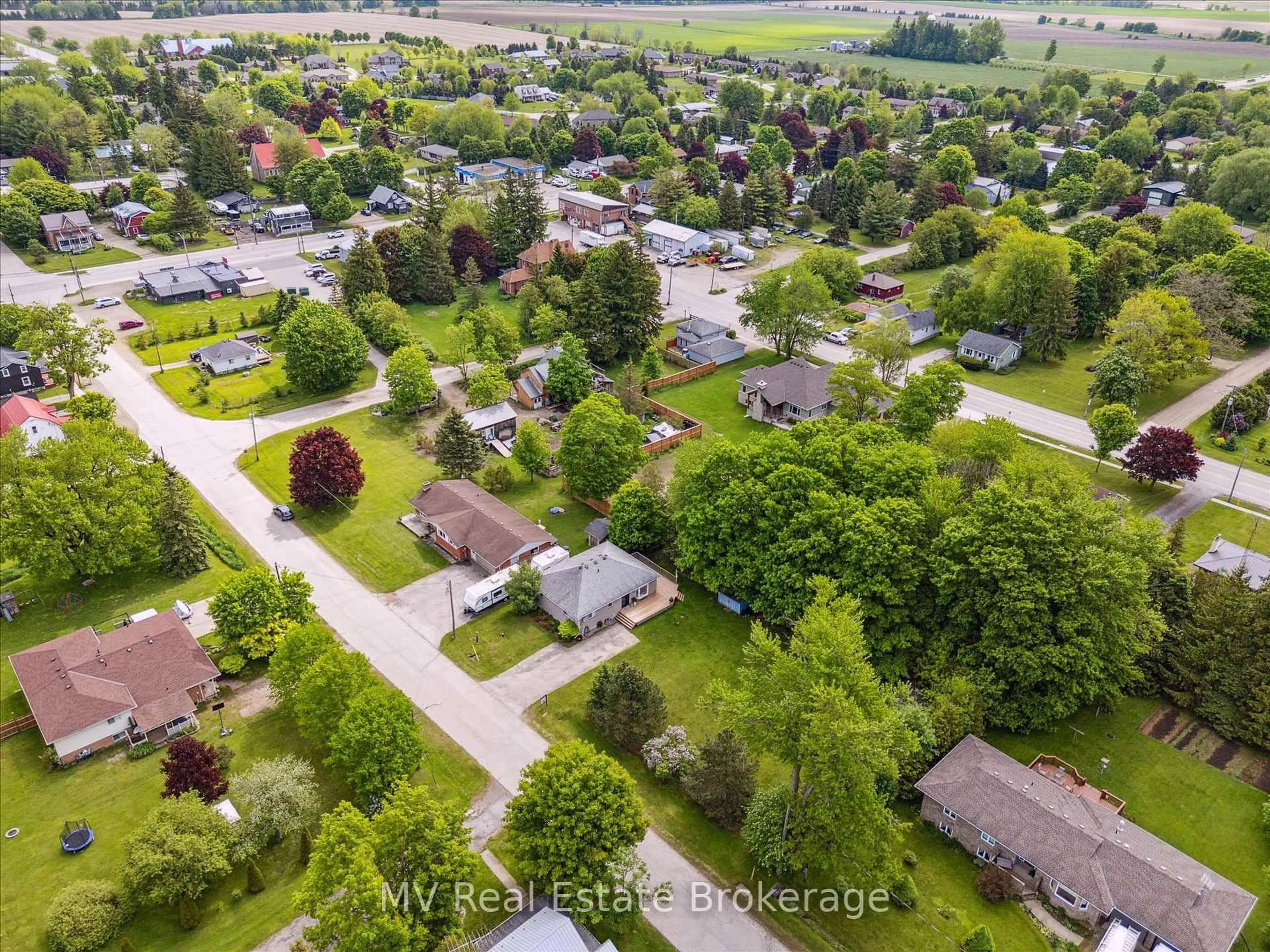 A pic from outside/outdoor area/front of a property/back of a property/a pic from drone, street for 25 Graham St, Mapleton Ontario N0B 1A0