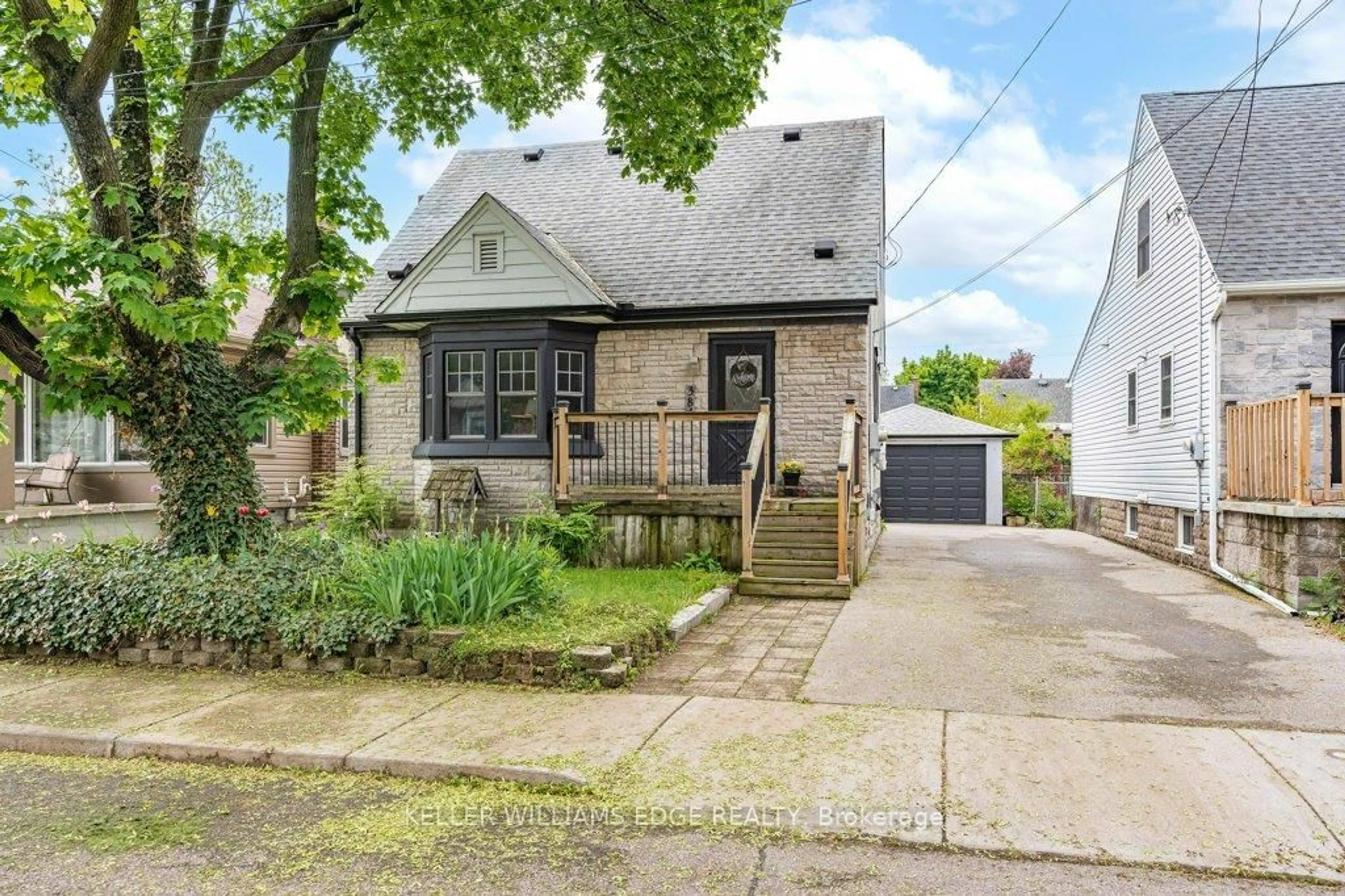 A pic from outside/outdoor area/front of a property/back of a property/a pic from drone, street for 384 Thayer Ave, Hamilton Ontario L9A 1J9