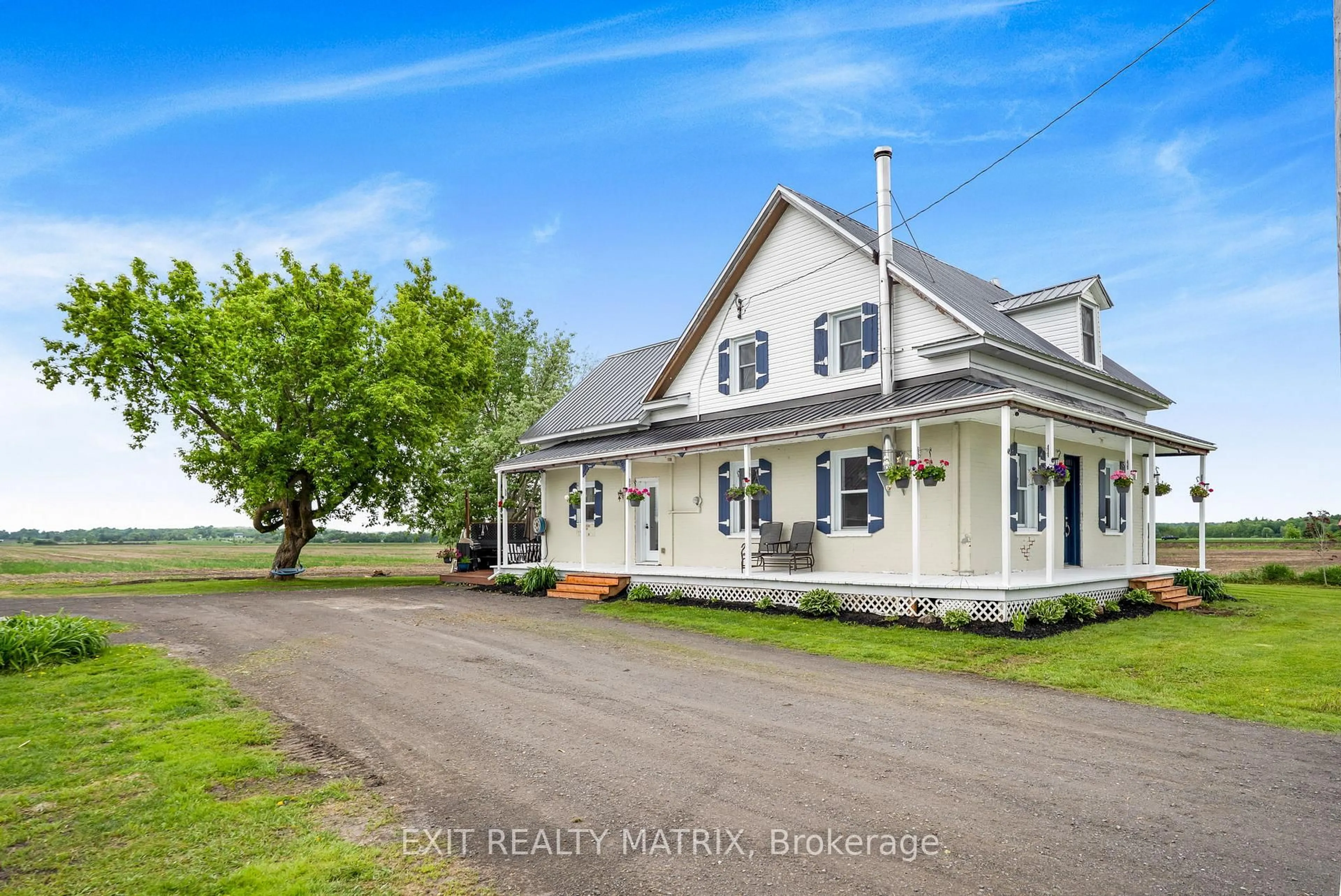 A pic from outside/outdoor area/front of a property/back of a property/a pic from drone, street for 2800 Concession 3 Rd, Alfred and Plantagenet Ontario K0B 1A0