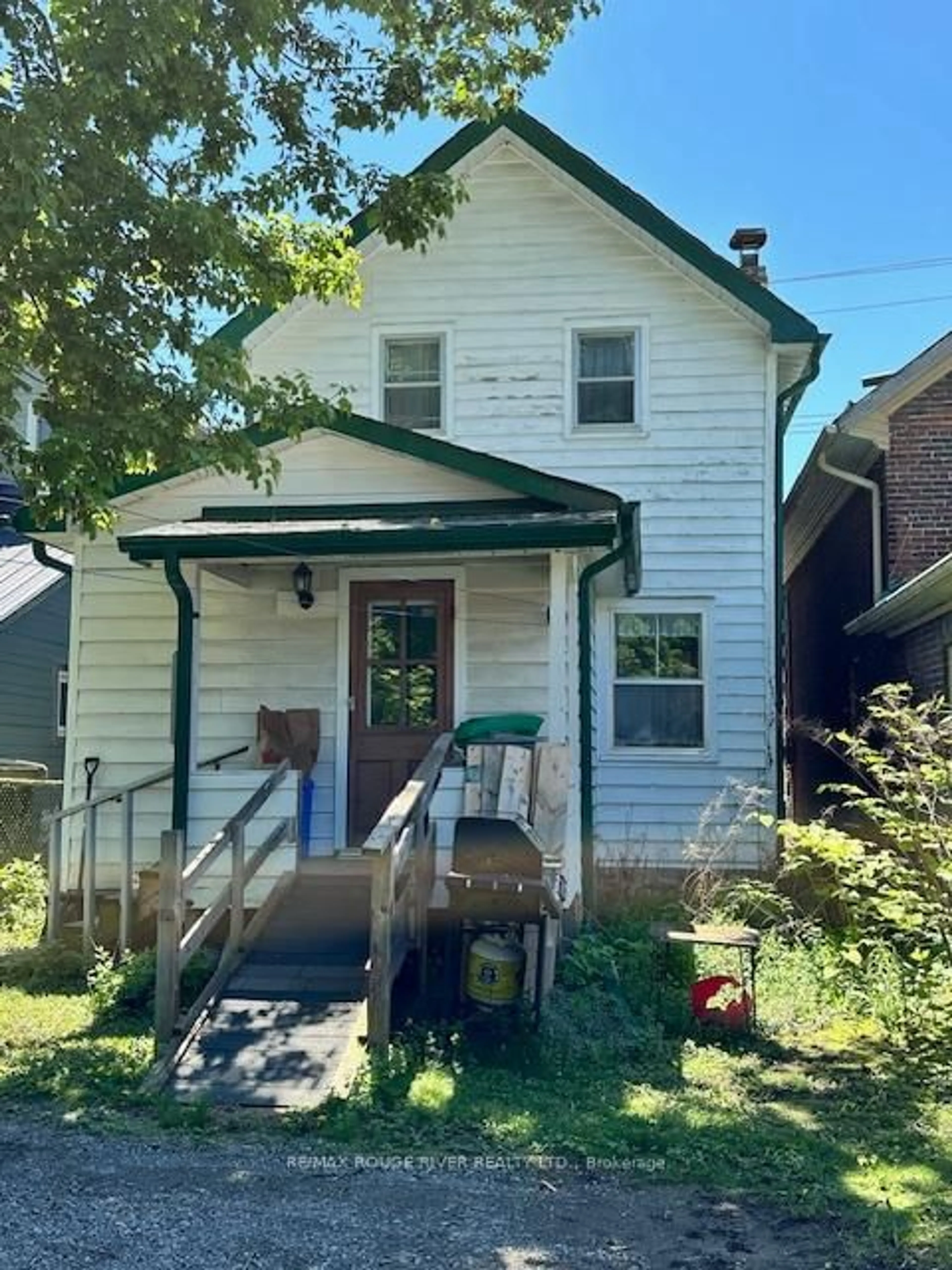 Unknown for 228 London St, Peterborough Central Ontario K9H 2Y9