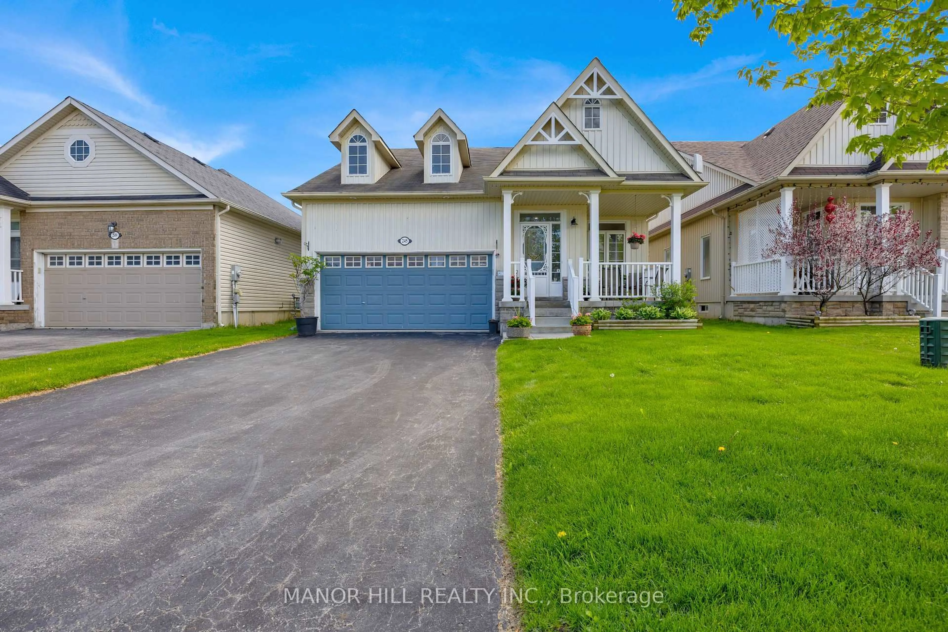 A pic from outside/outdoor area/front of a property/back of a property/a pic from drone, street for 245 Berry St, Shelburne Ontario L9V 3E1