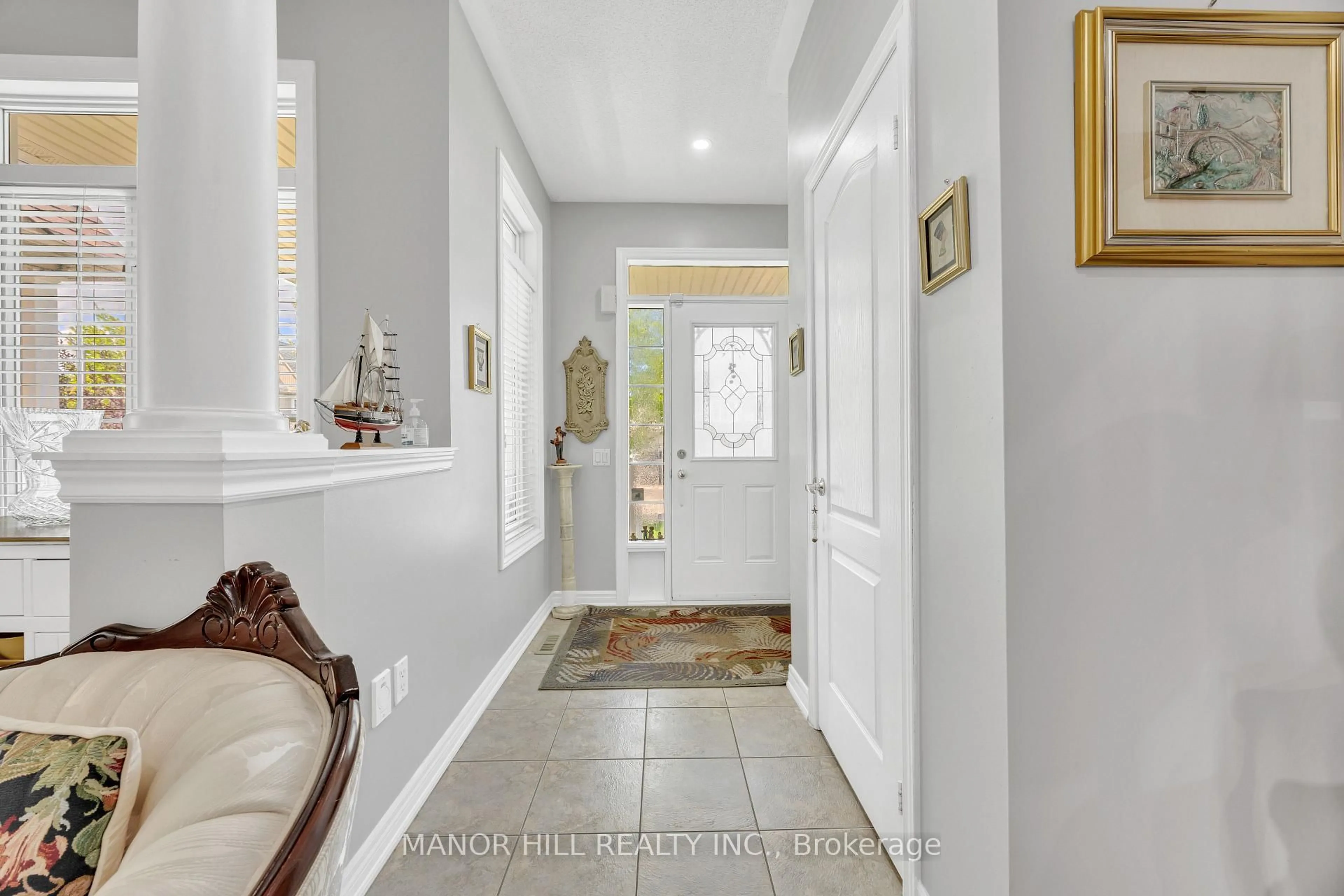 Indoor entryway for 245 Berry St, Shelburne Ontario L9V 3E1