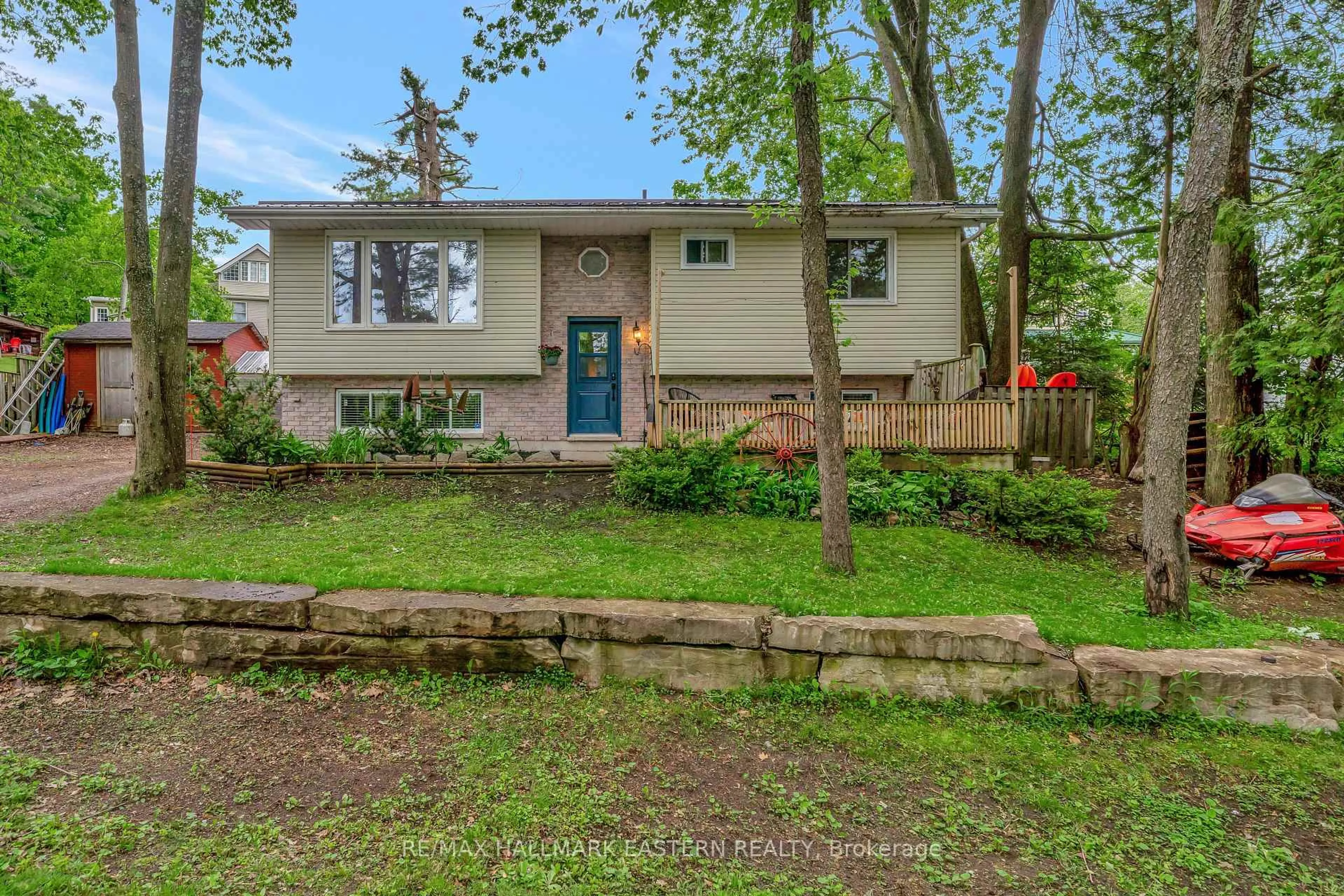Home with vinyl exterior material, street for 711 Hatton Ave, Selwyn Ontario K0L 1H0