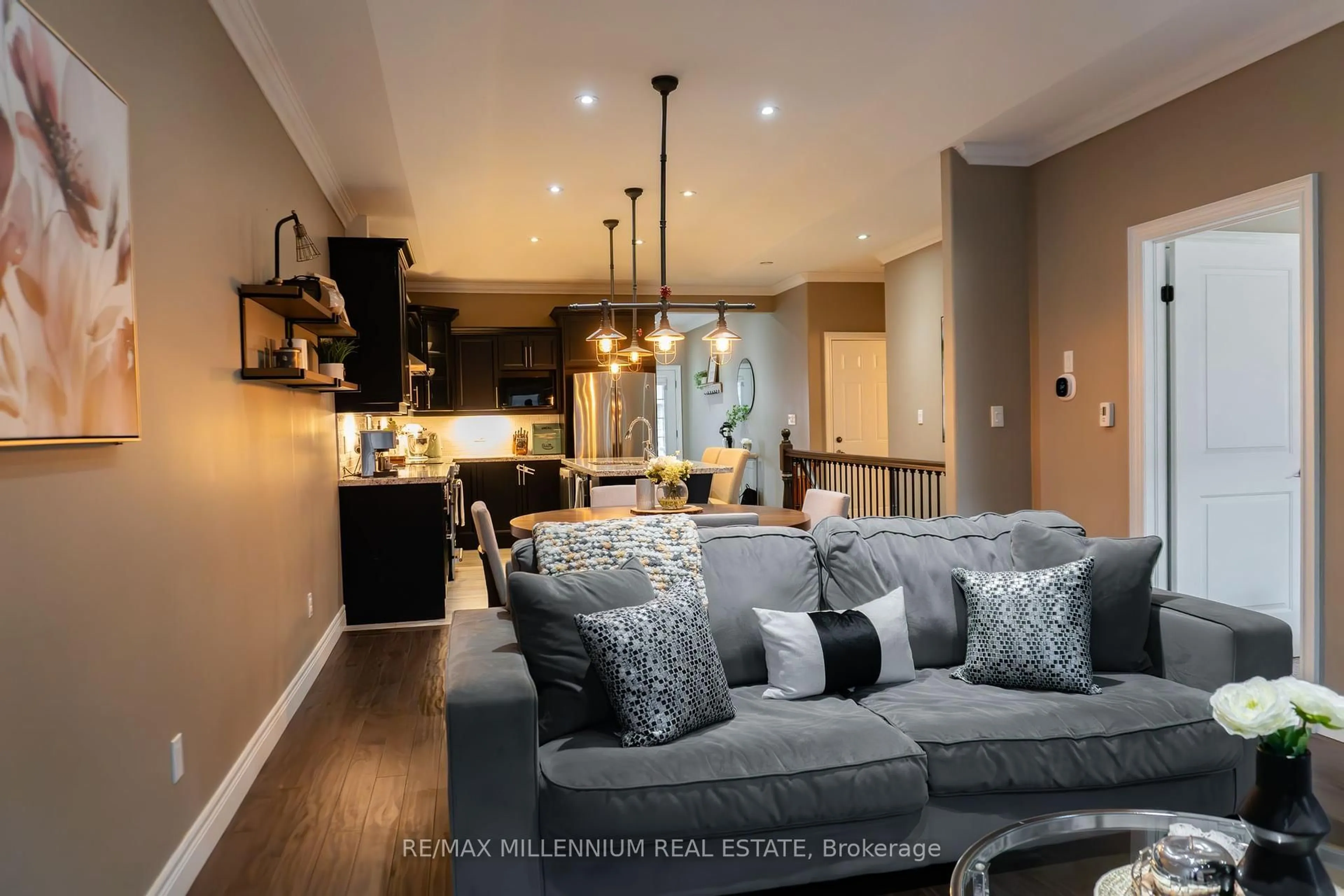 Open concept kitchen, unknown for 40 Banks St, Brantford Ontario N3T 0H7