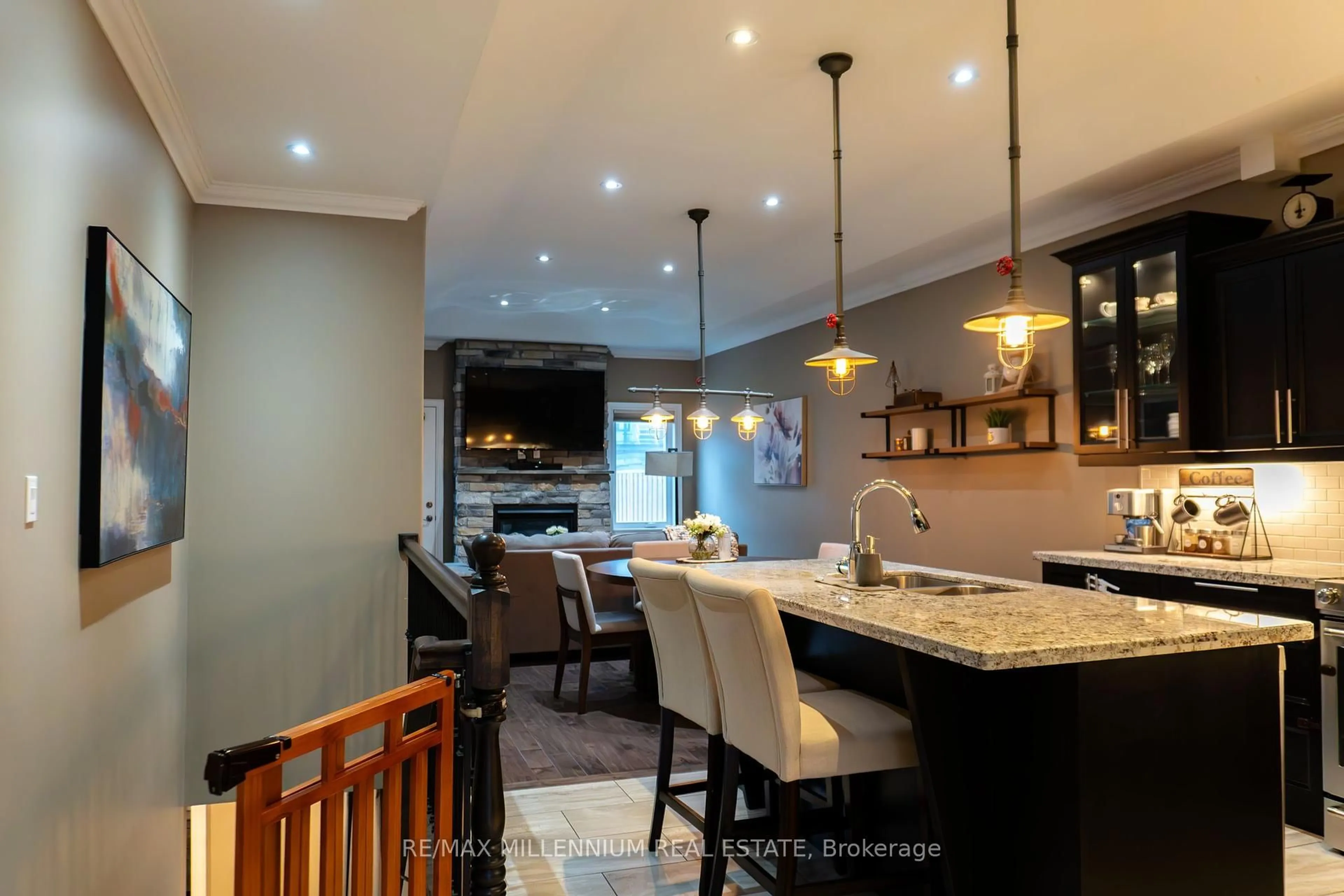 Open concept kitchen, ceramic/tile floor for 40 Banks St, Brantford Ontario N3T 0H7