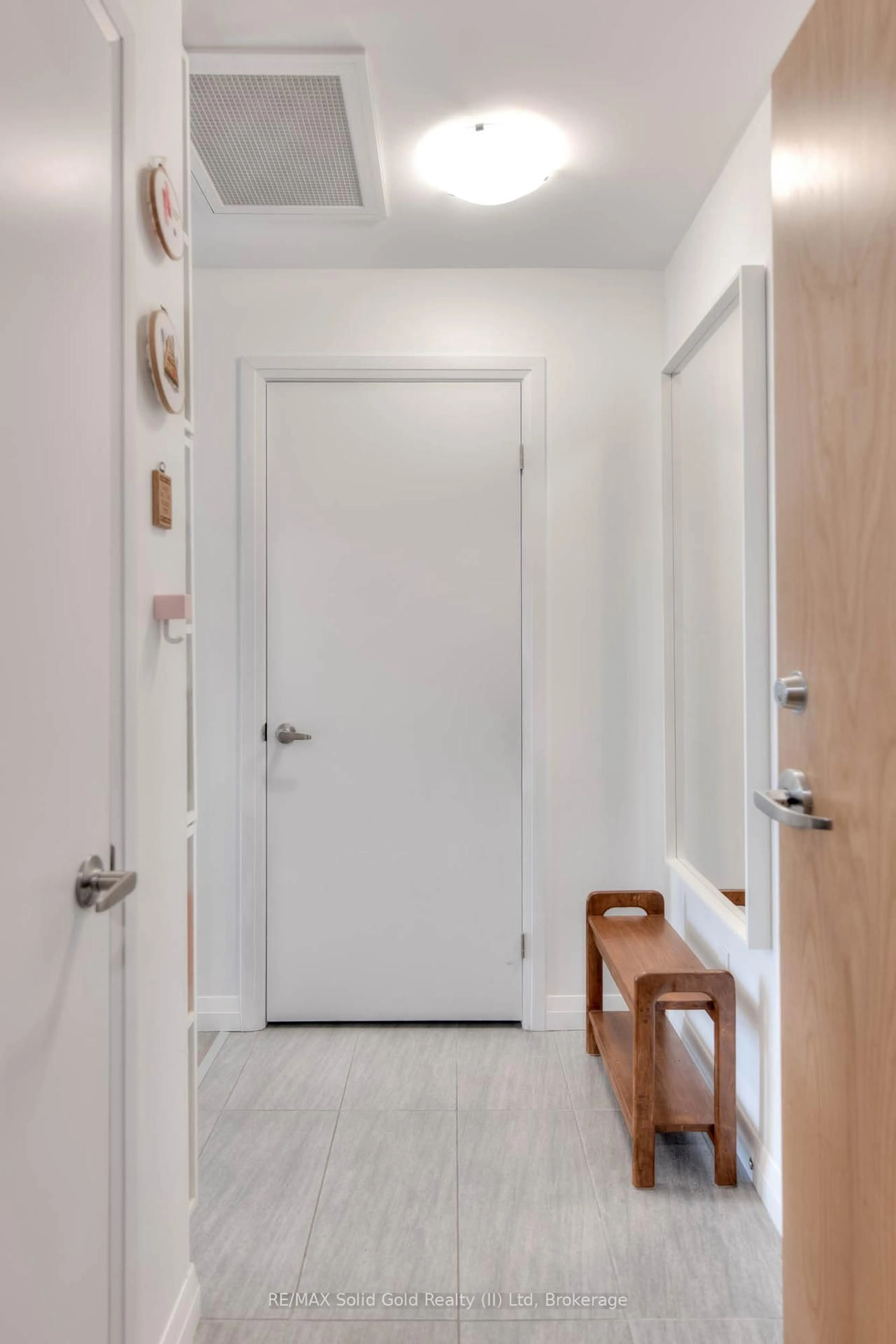 Indoor entryway for 60 Charles St #2608, Kitchener Ontario N2G 0C9