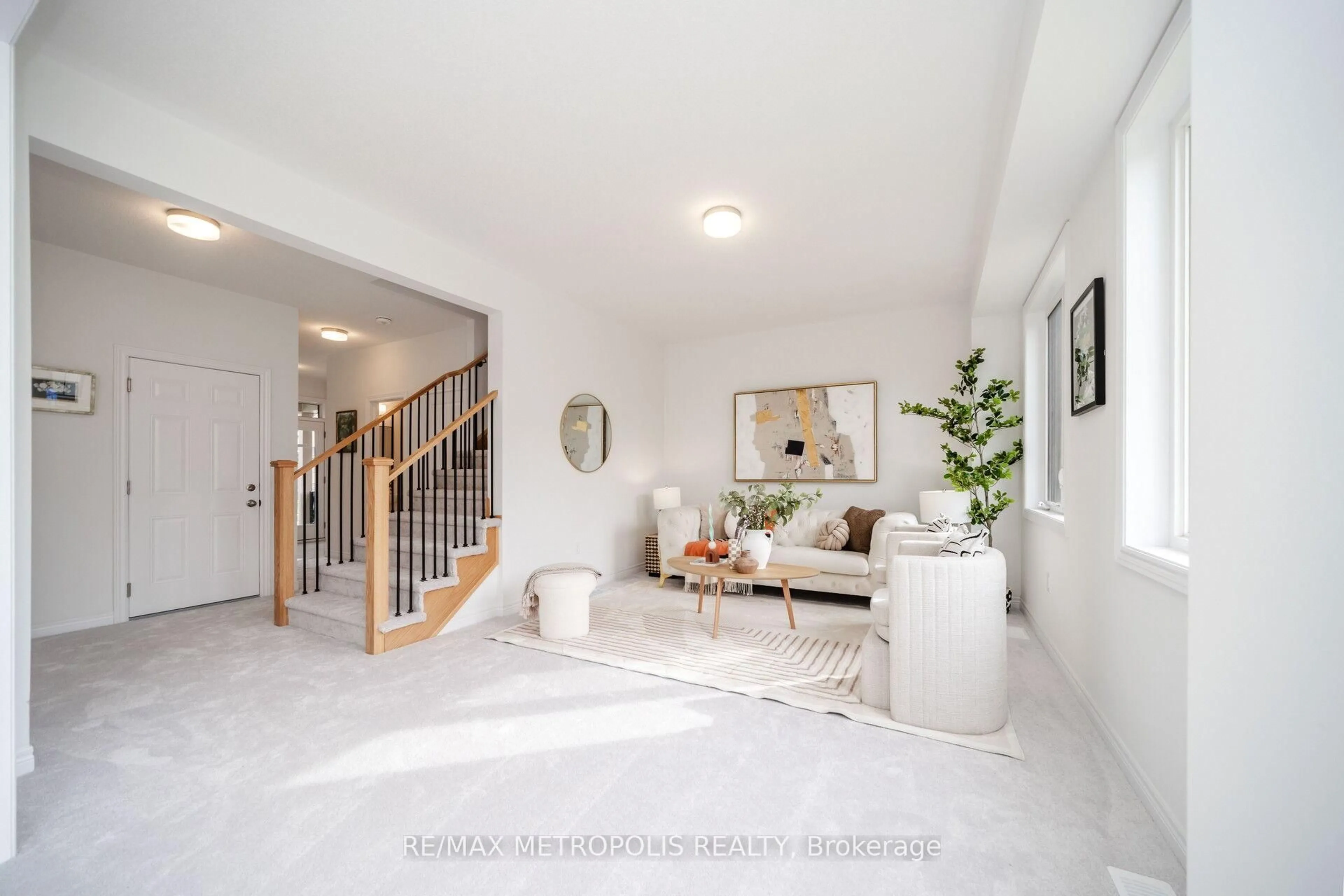 Indoor entryway for 71 Spicer St, Centre Wellington Ontario N1M 0H7