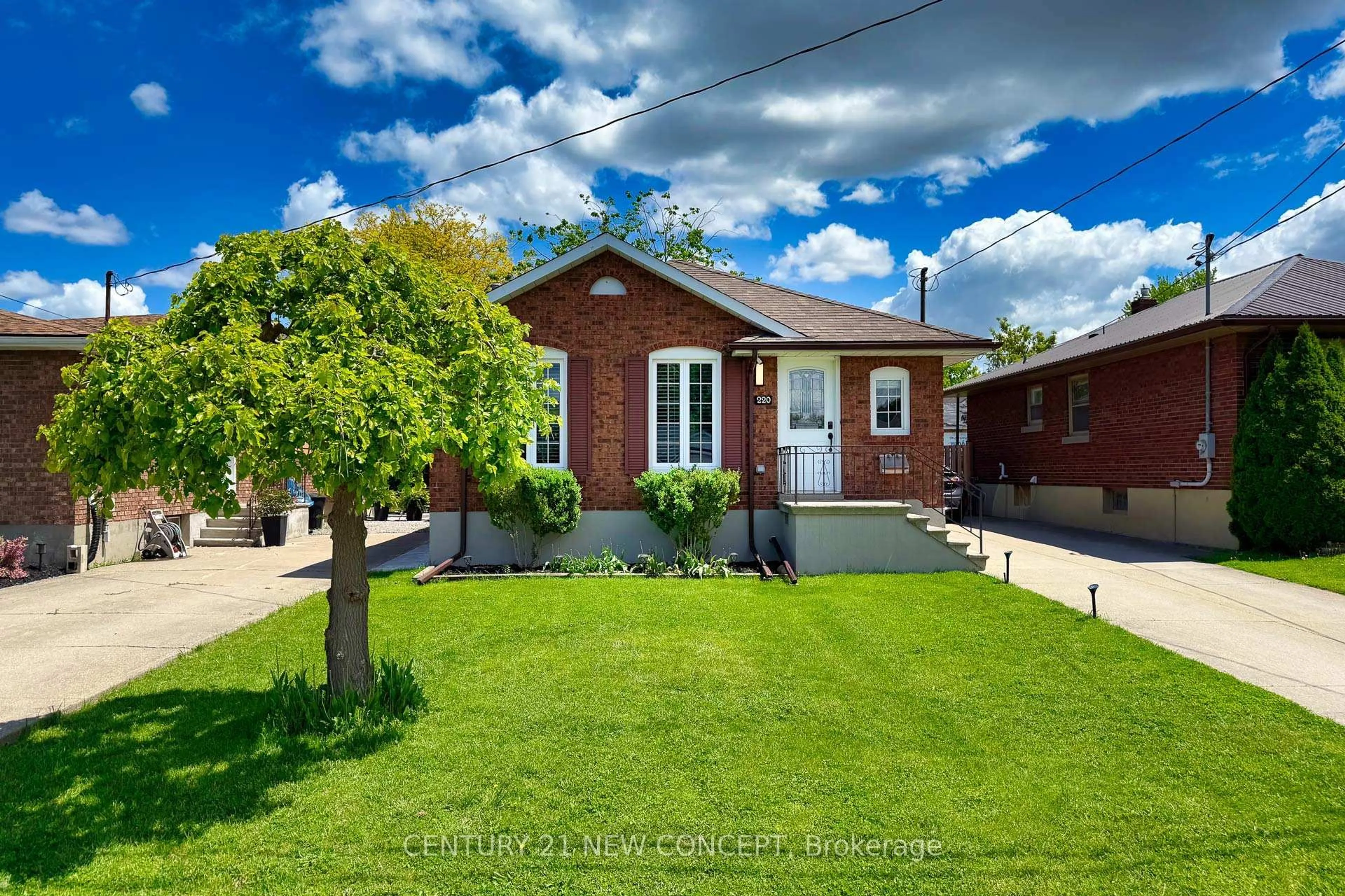Home with brick exterior material, street for 220 Ontario St, Thorold Ontario L2V 1E4