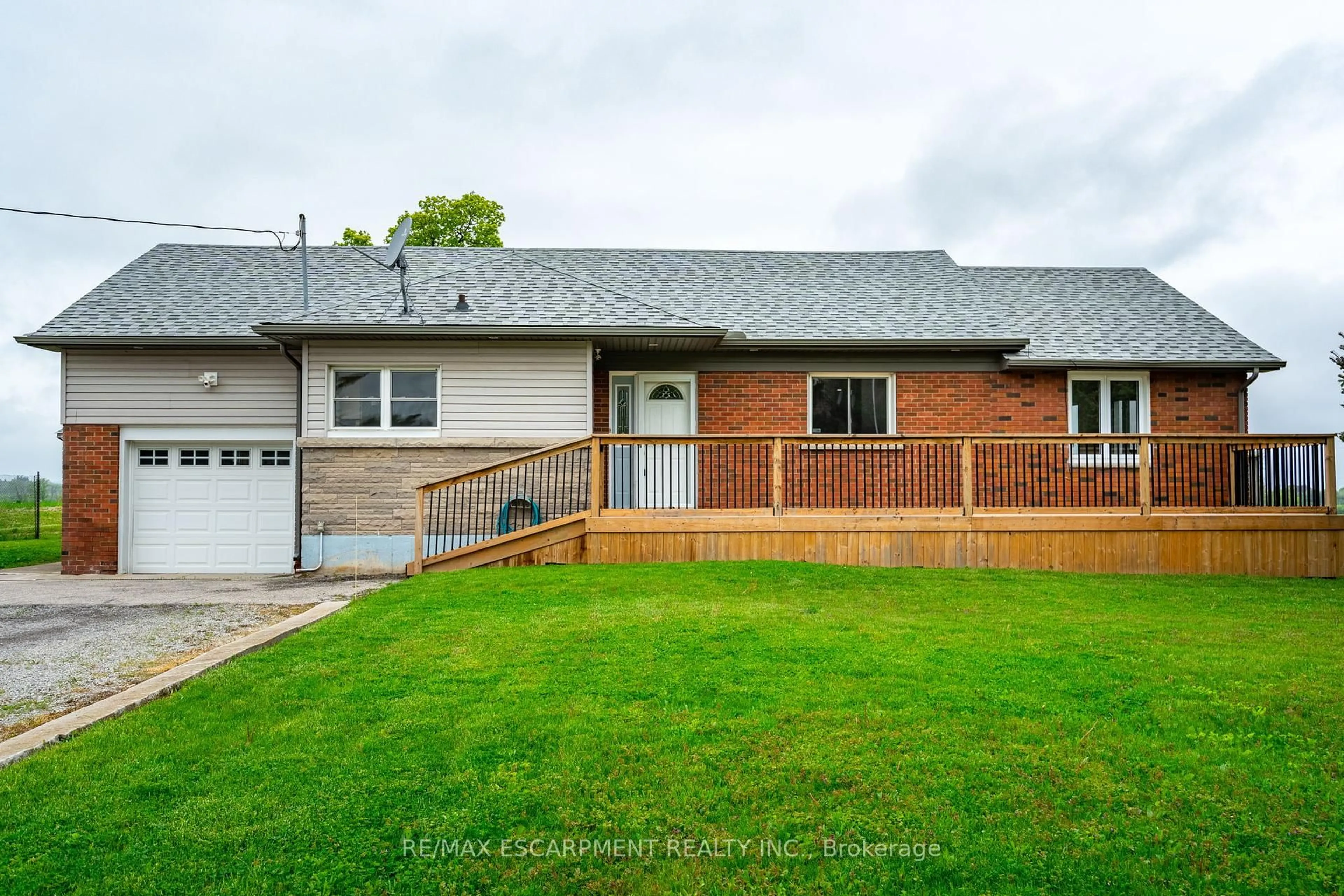 Unknown for 579 Third Rd, Hamilton Ontario L8J 2Y1