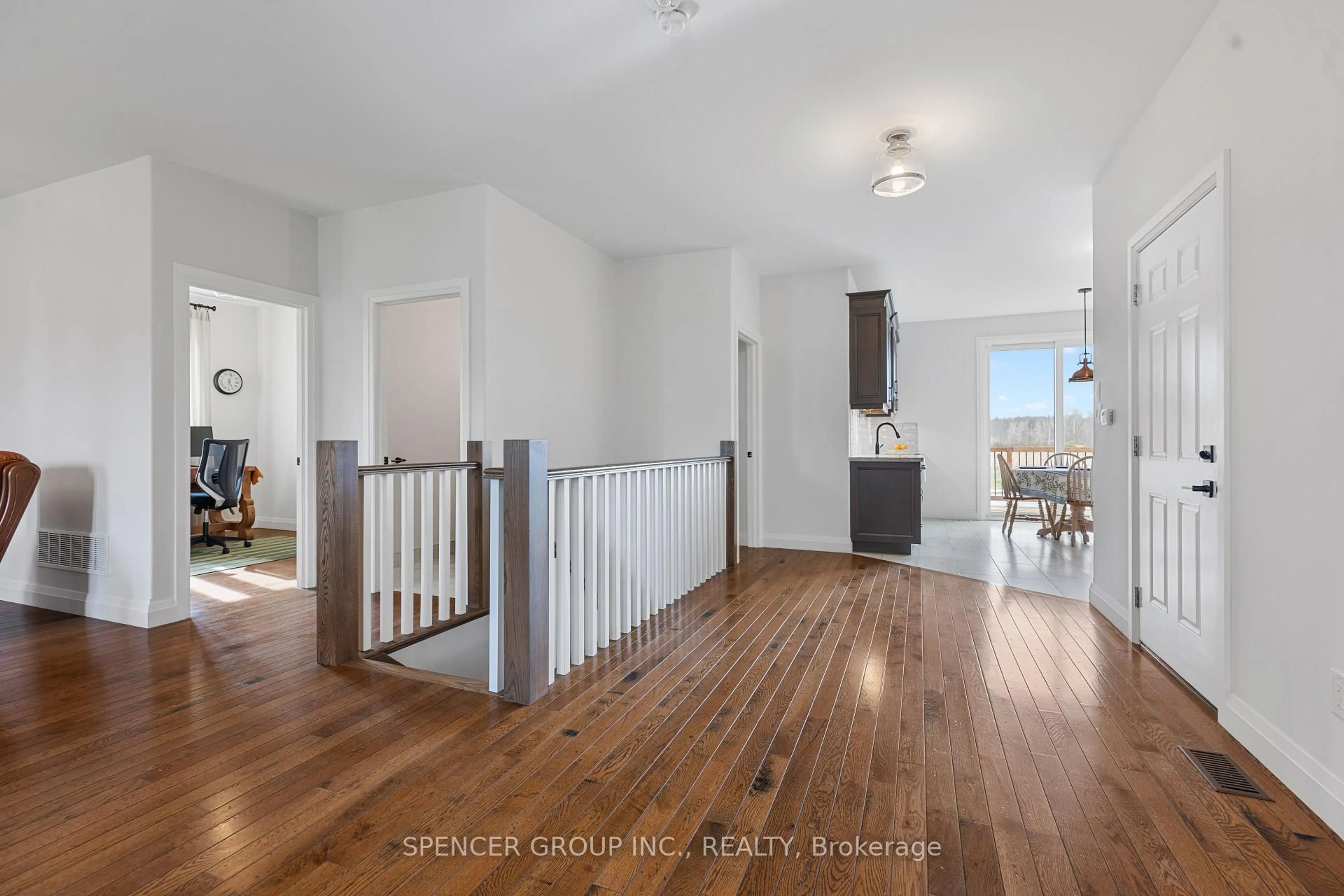 Indoor entryway for 377 10th Concession Rd, Norfolk Ontario N0J 1G0