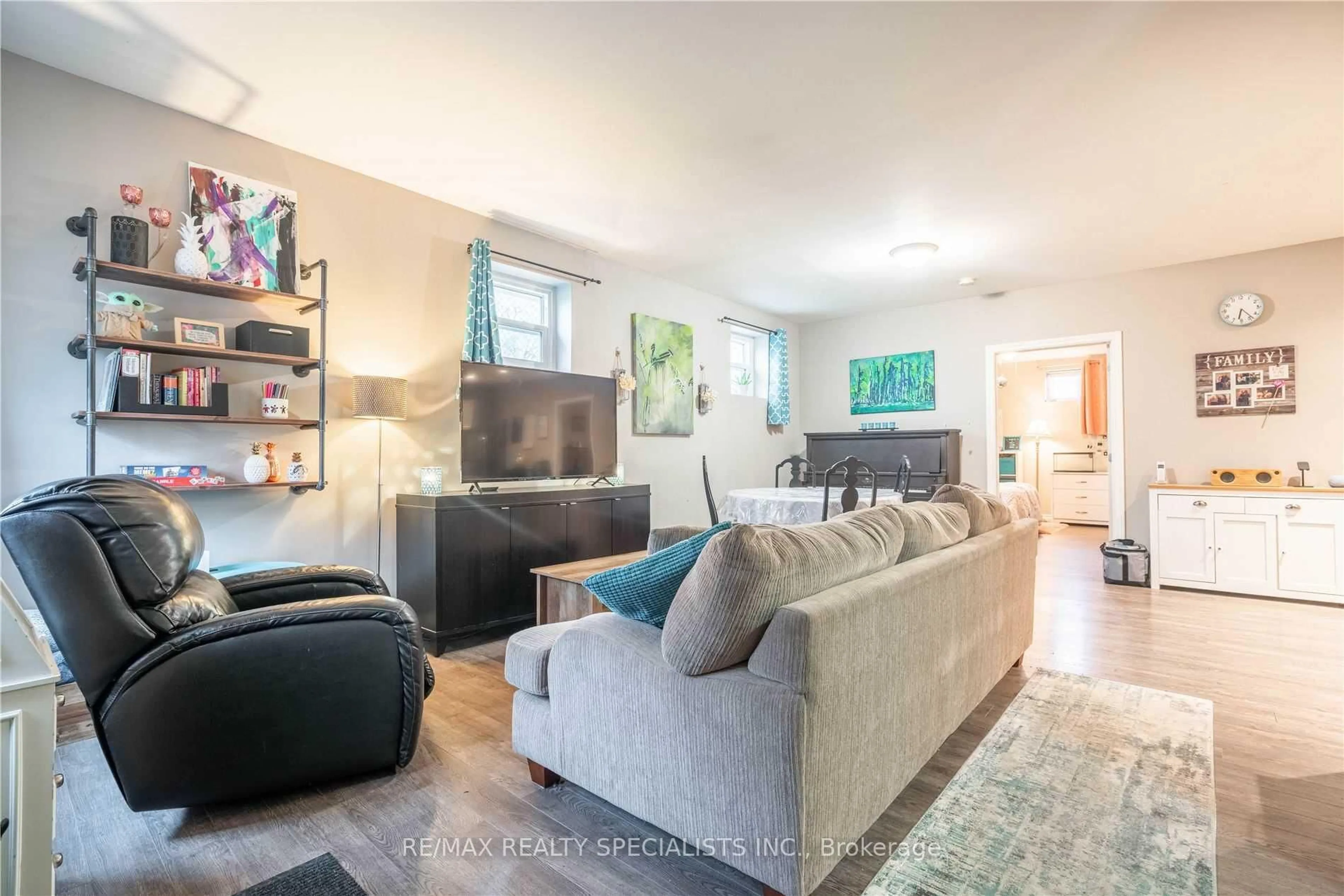 Living room with furniture, unknown for 114 Pearl St, Brantford Ontario N3T 3P1