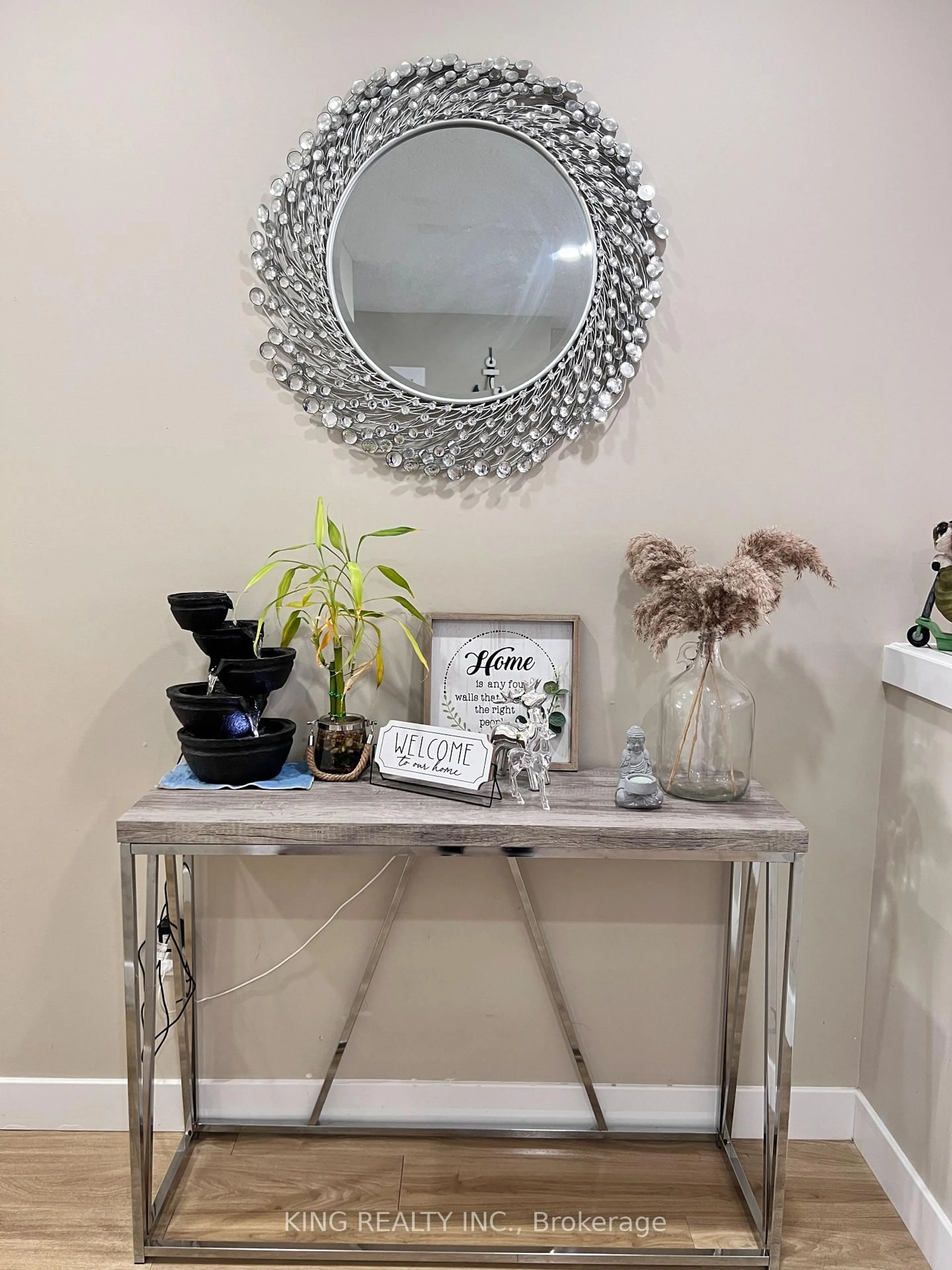 Indoor entryway for 1138 SANDBAR St, London North Ontario N6G 0G6