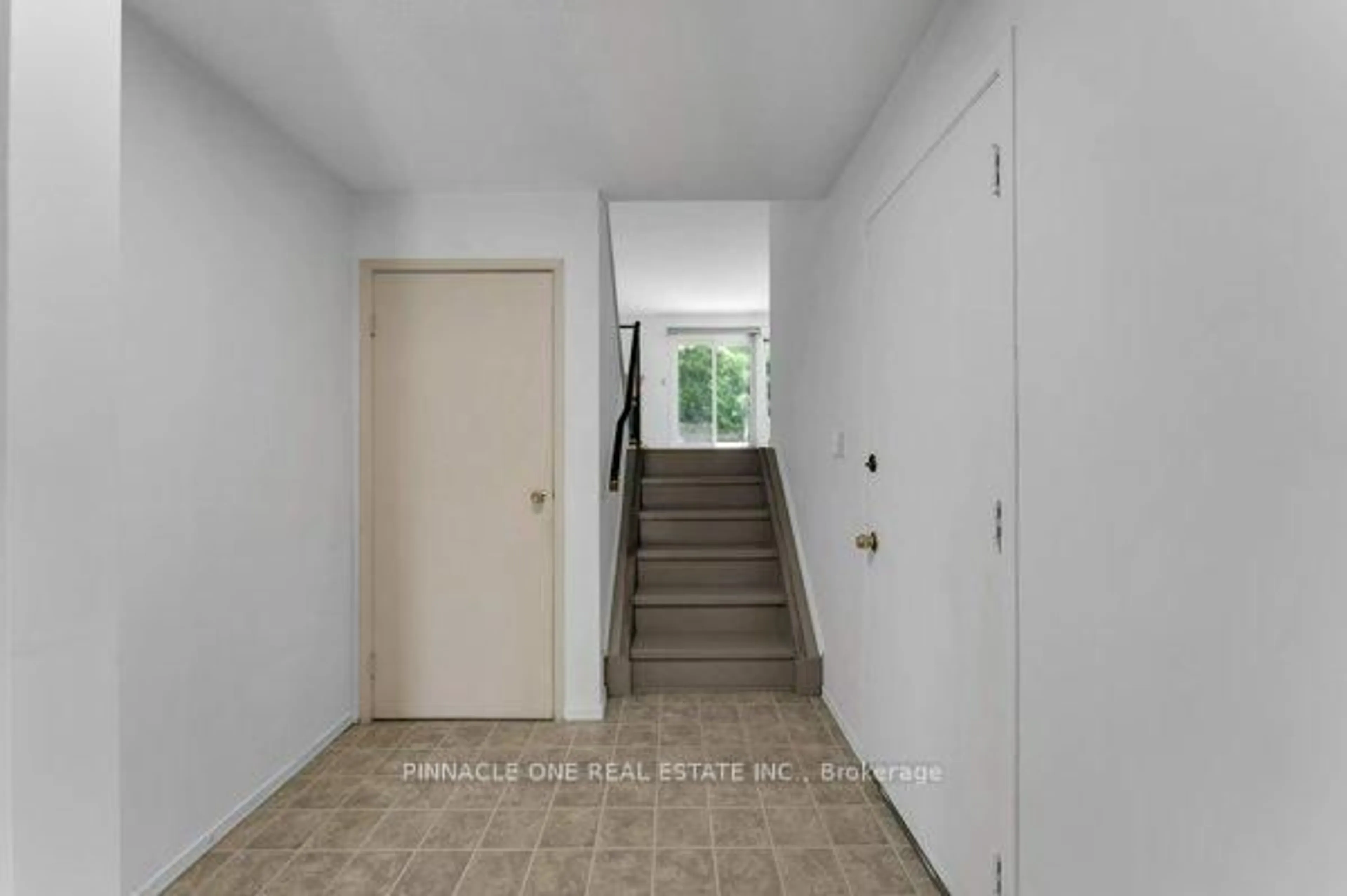 Unknown for 27 ST PAULS Pl, Kingston Ontario K7M 7S5